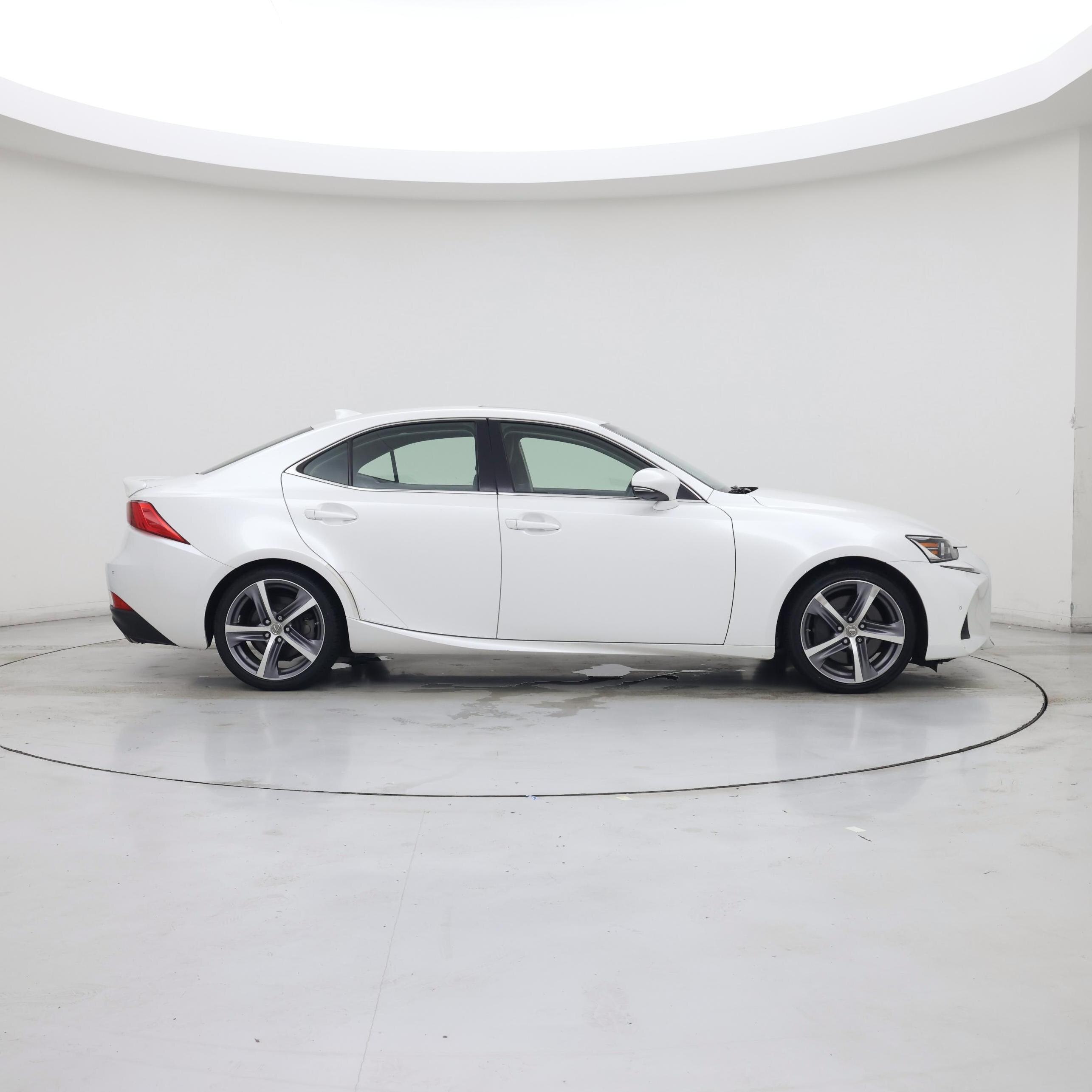 Thumbnail: 2019 Lexus IS - 7