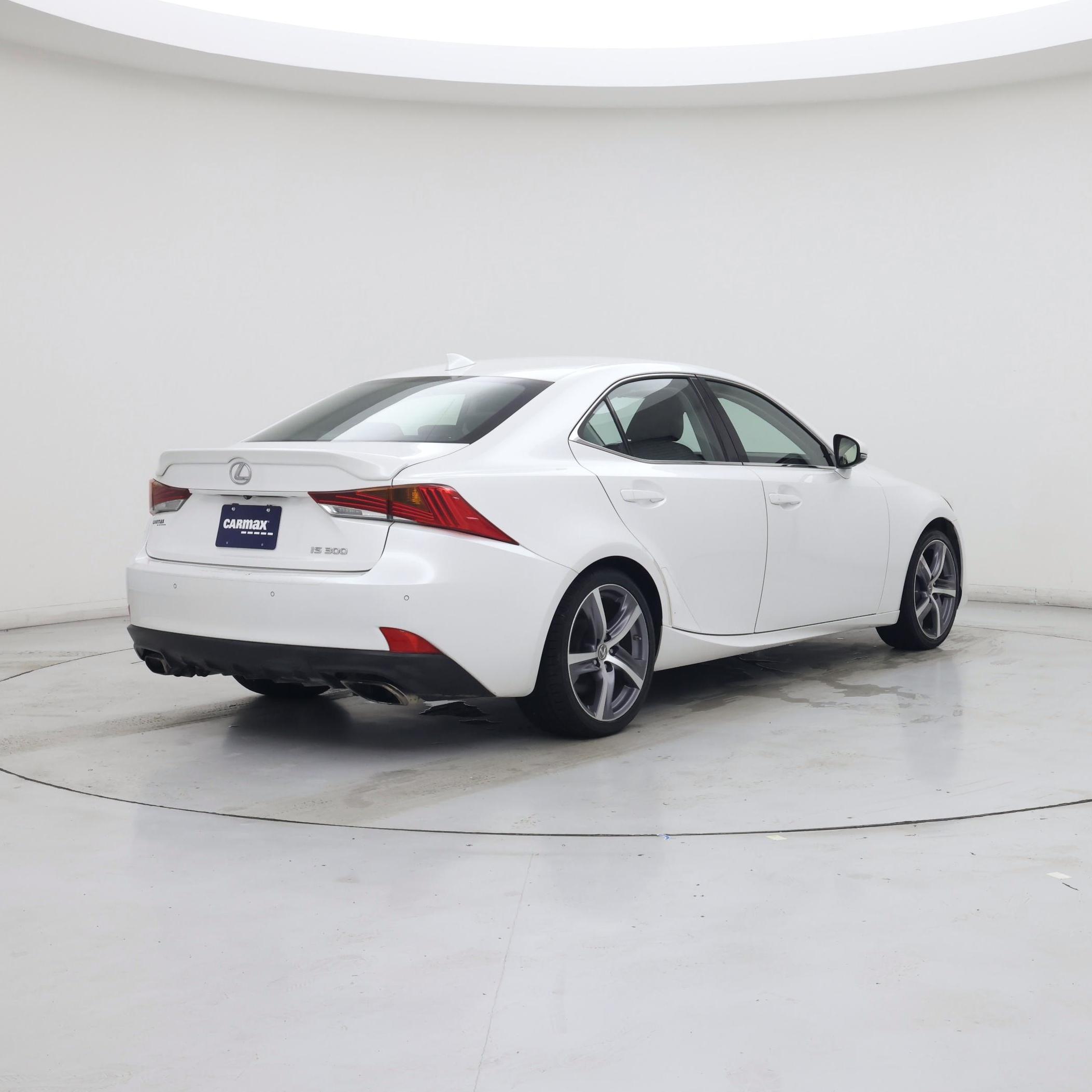 Thumbnail: 2019 Lexus IS - 8