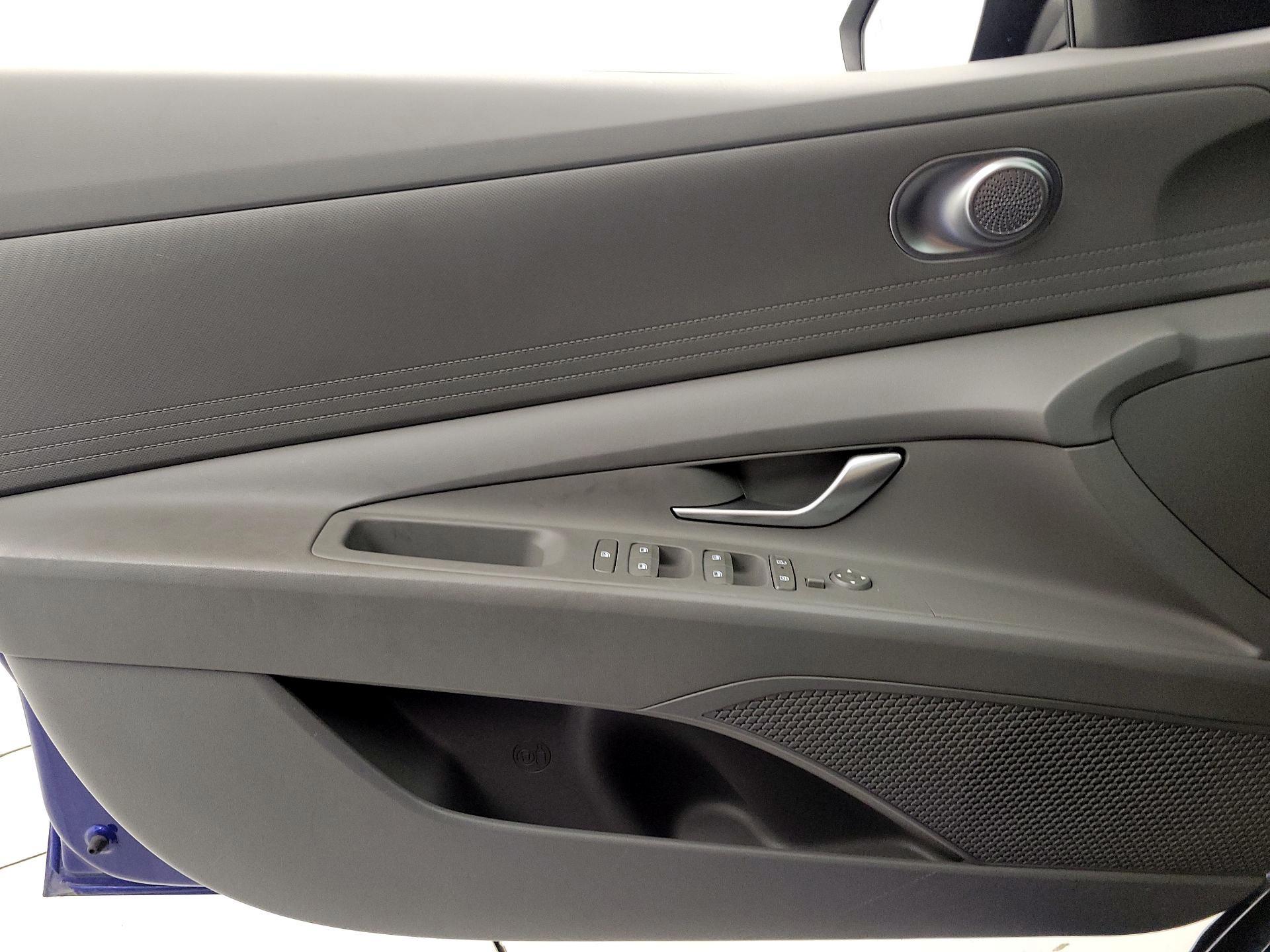 Thumbnail: 2024 Hyundai Elantra - 12