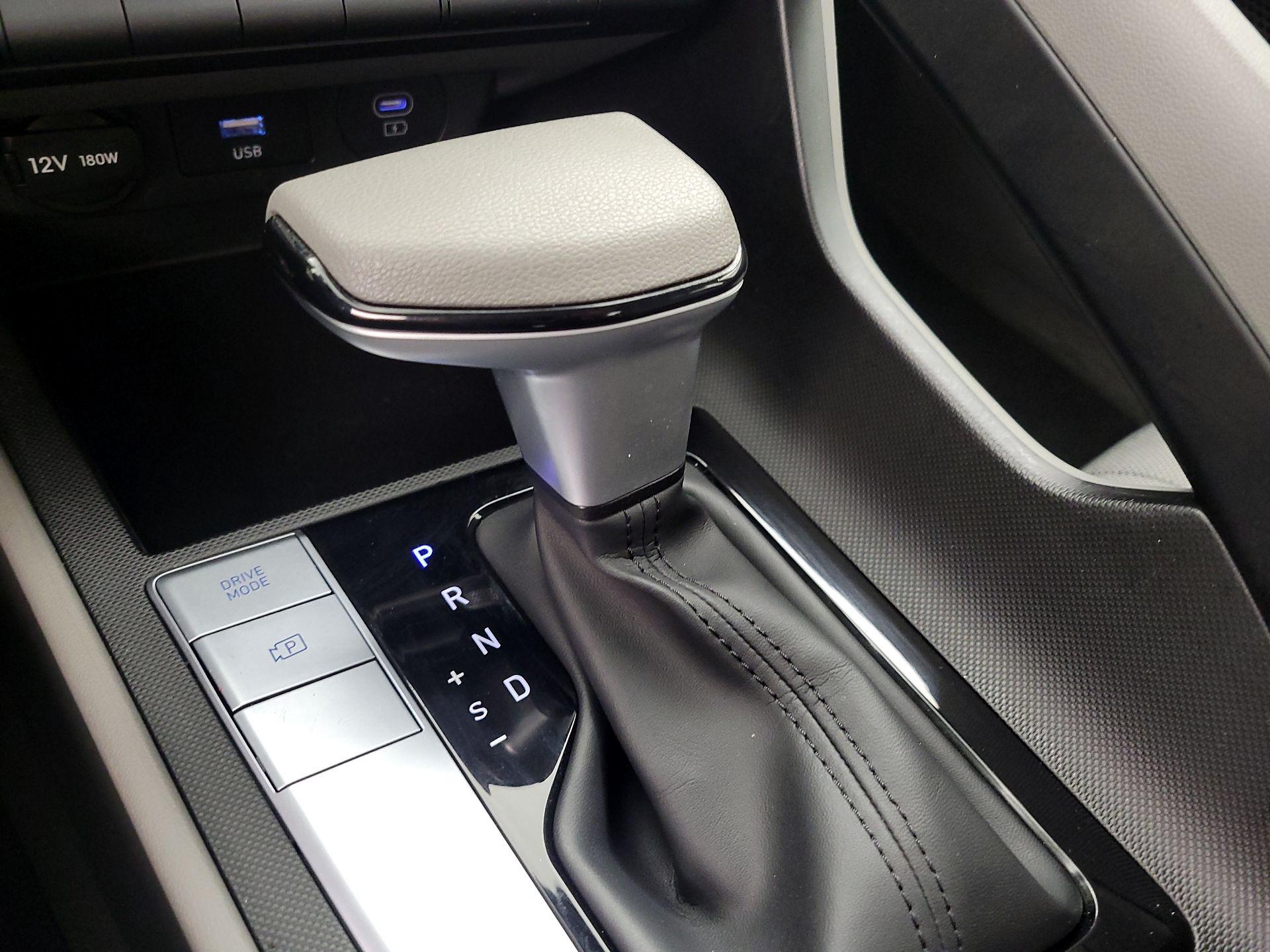 Thumbnail: 2024 Hyundai Elantra - 17