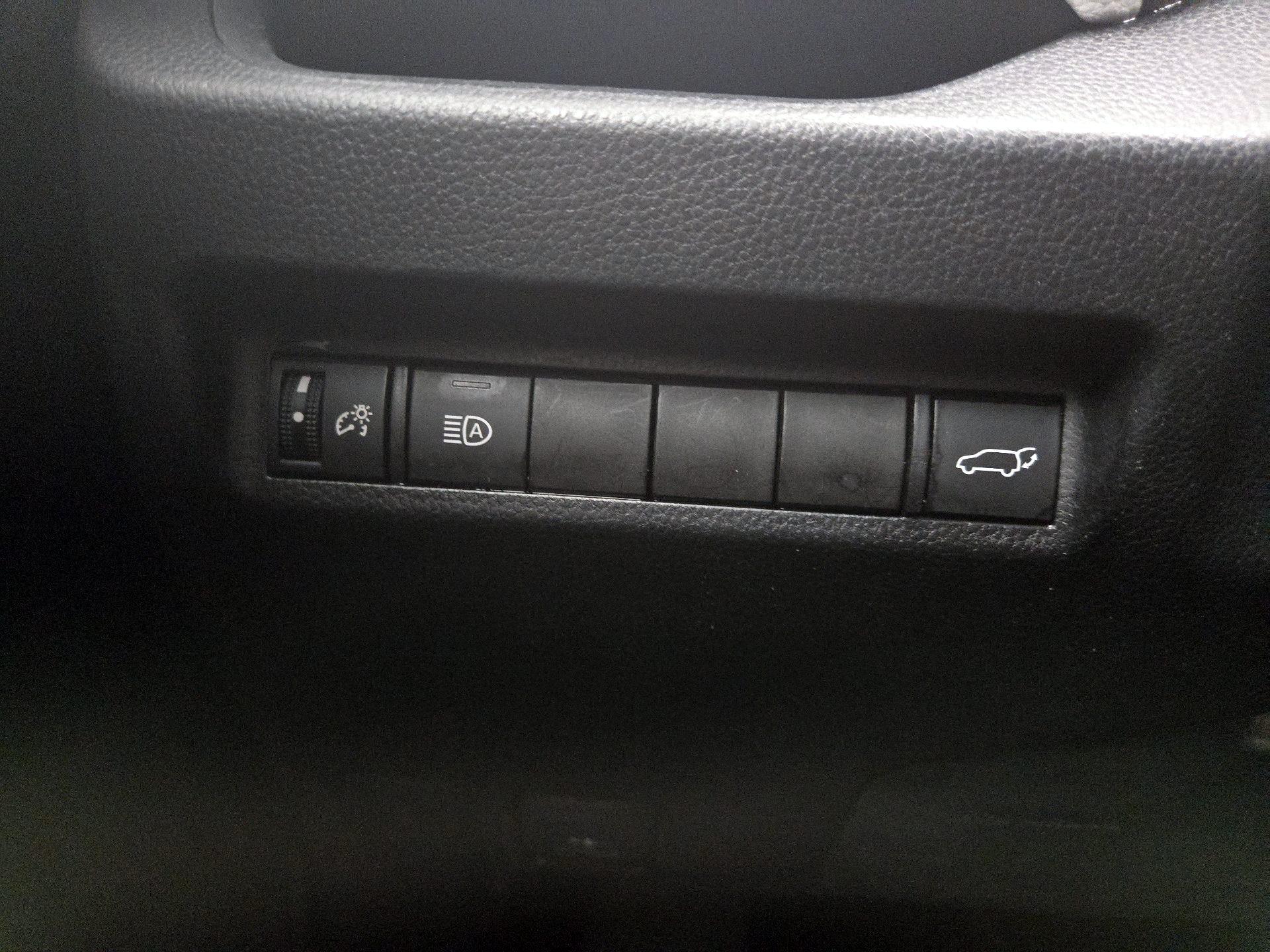 Thumbnail: 2020 Toyota RAV4 - 13