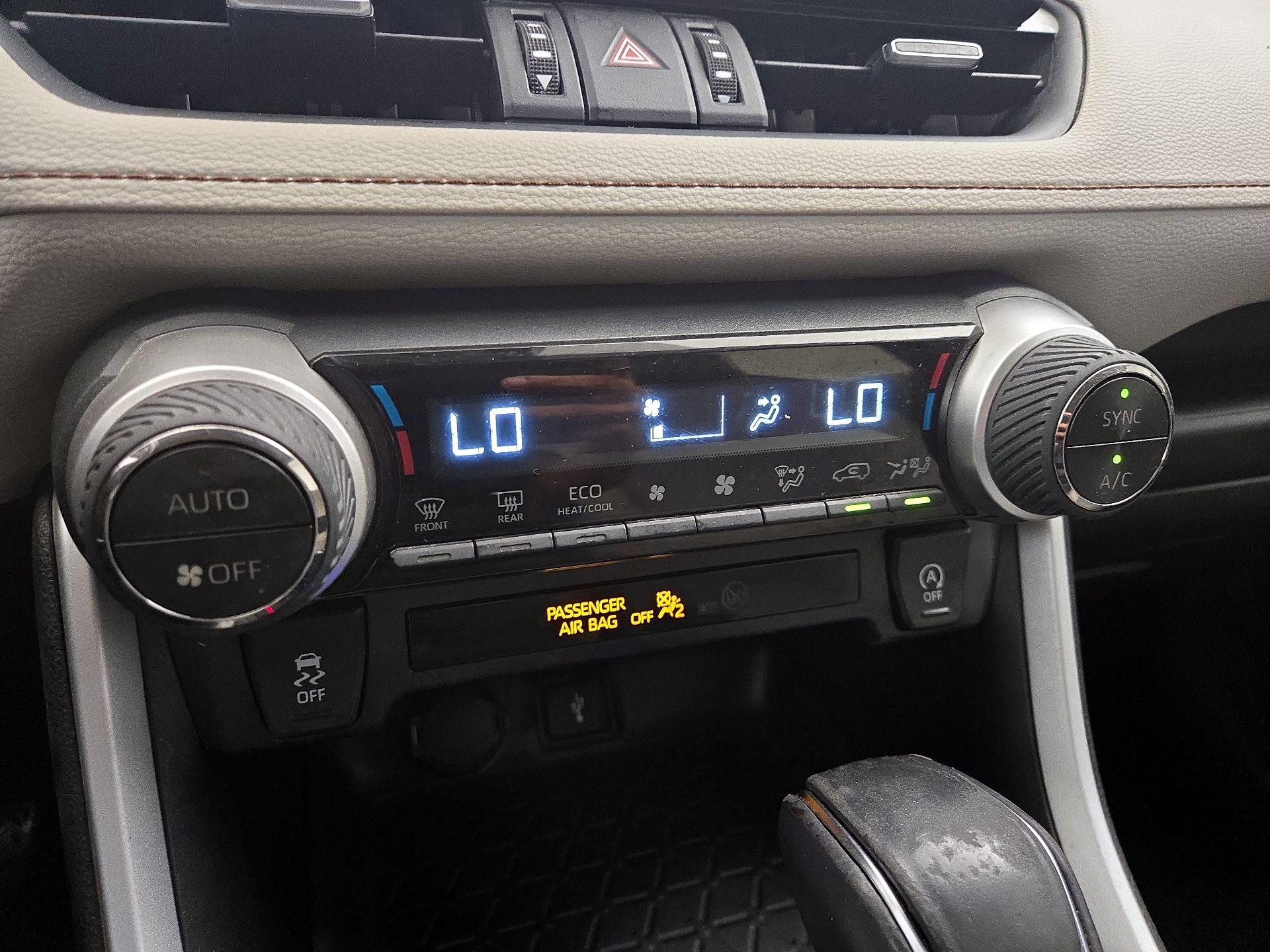 Thumbnail: 2020 Toyota RAV4 - 16