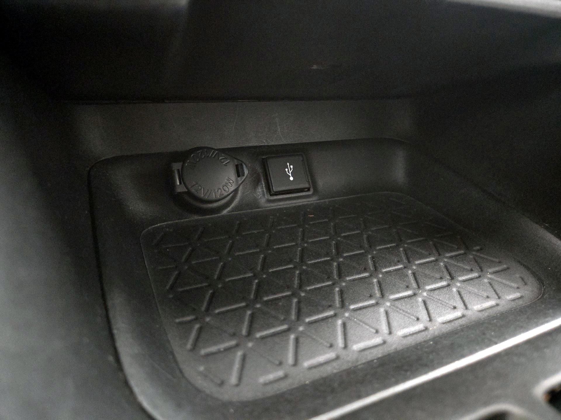 Thumbnail: 2020 Toyota RAV4 - 18