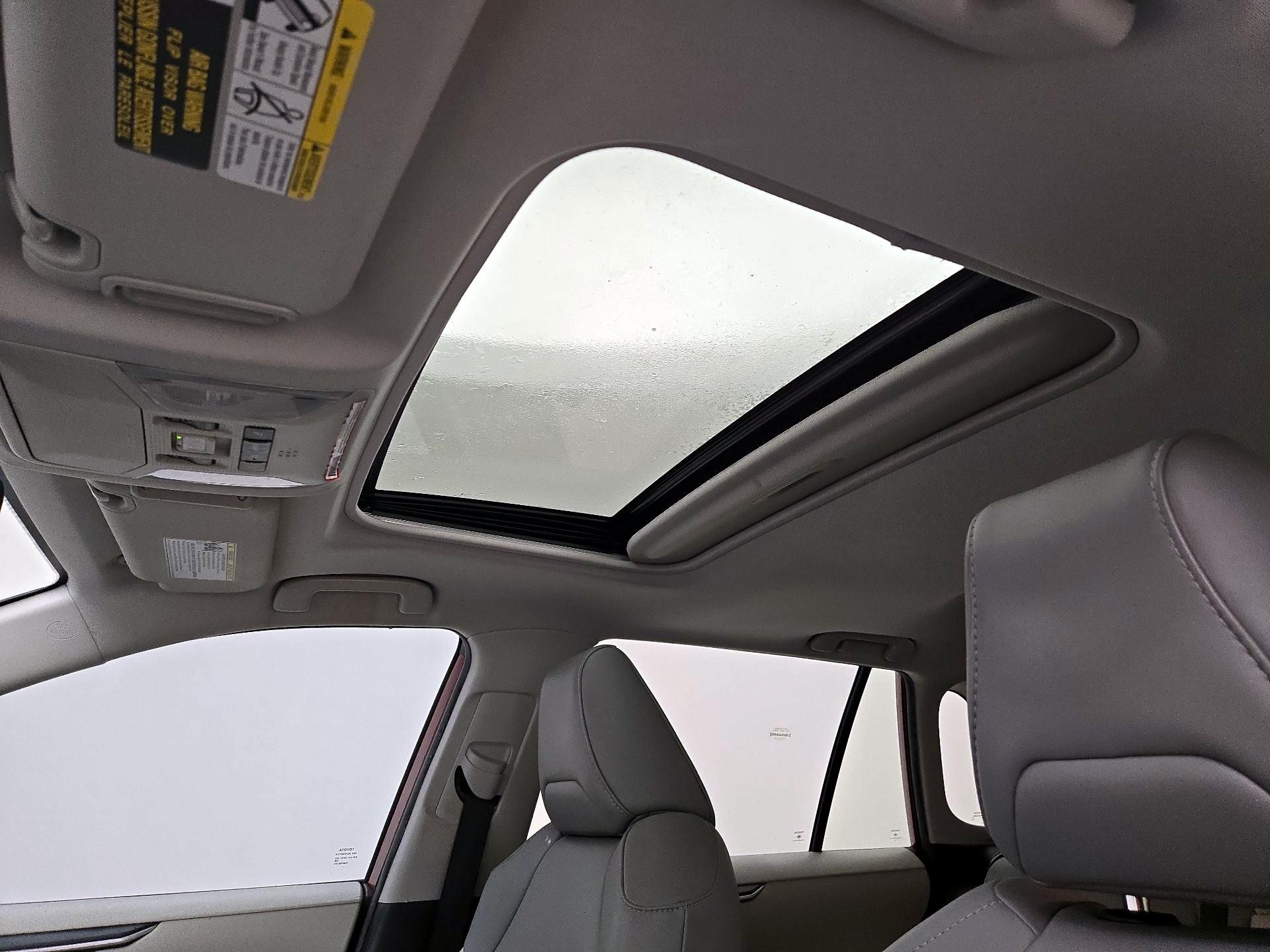 Thumbnail: 2020 Toyota RAV4 - 19