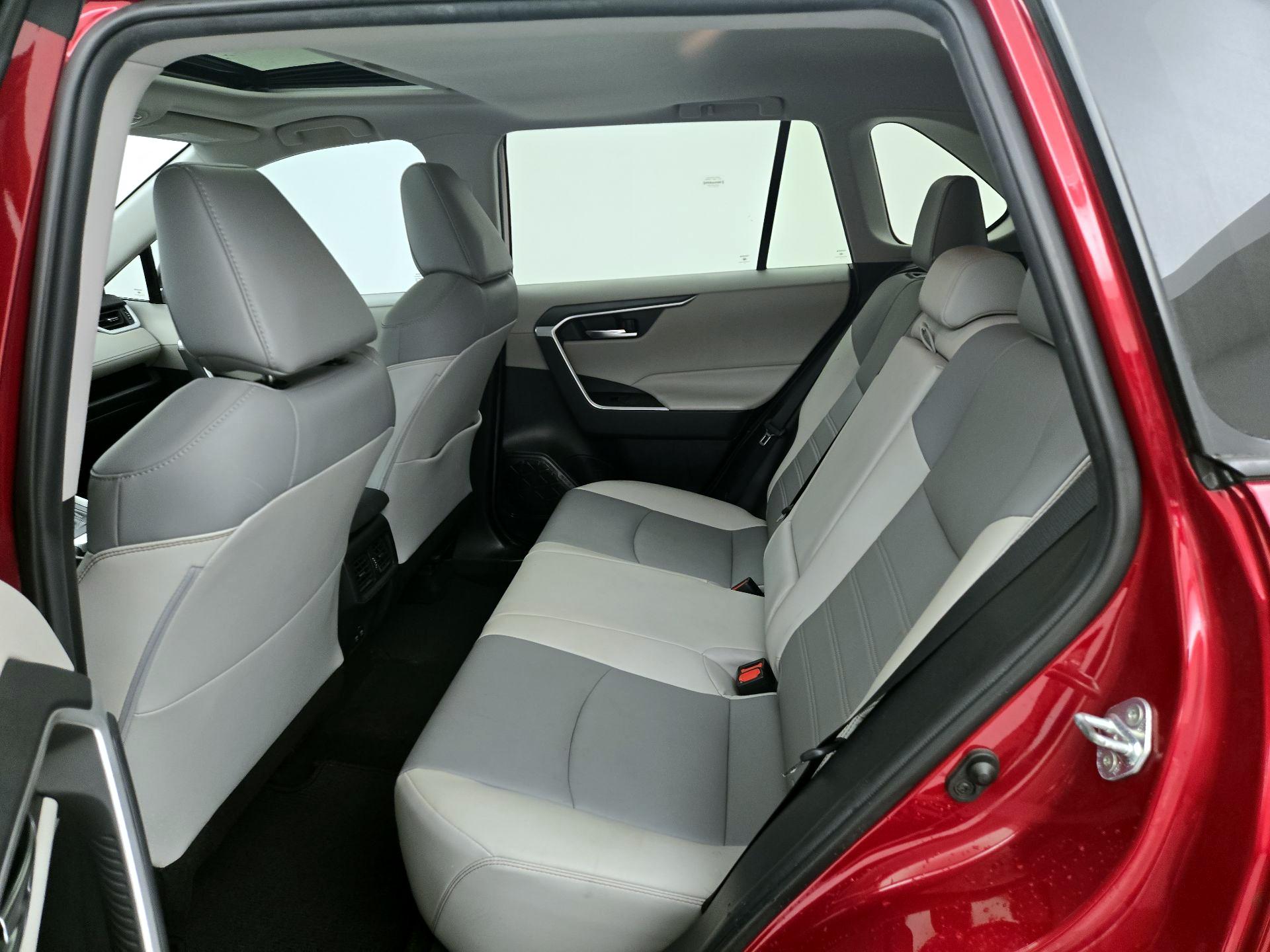 Thumbnail: 2020 Toyota RAV4 - 20