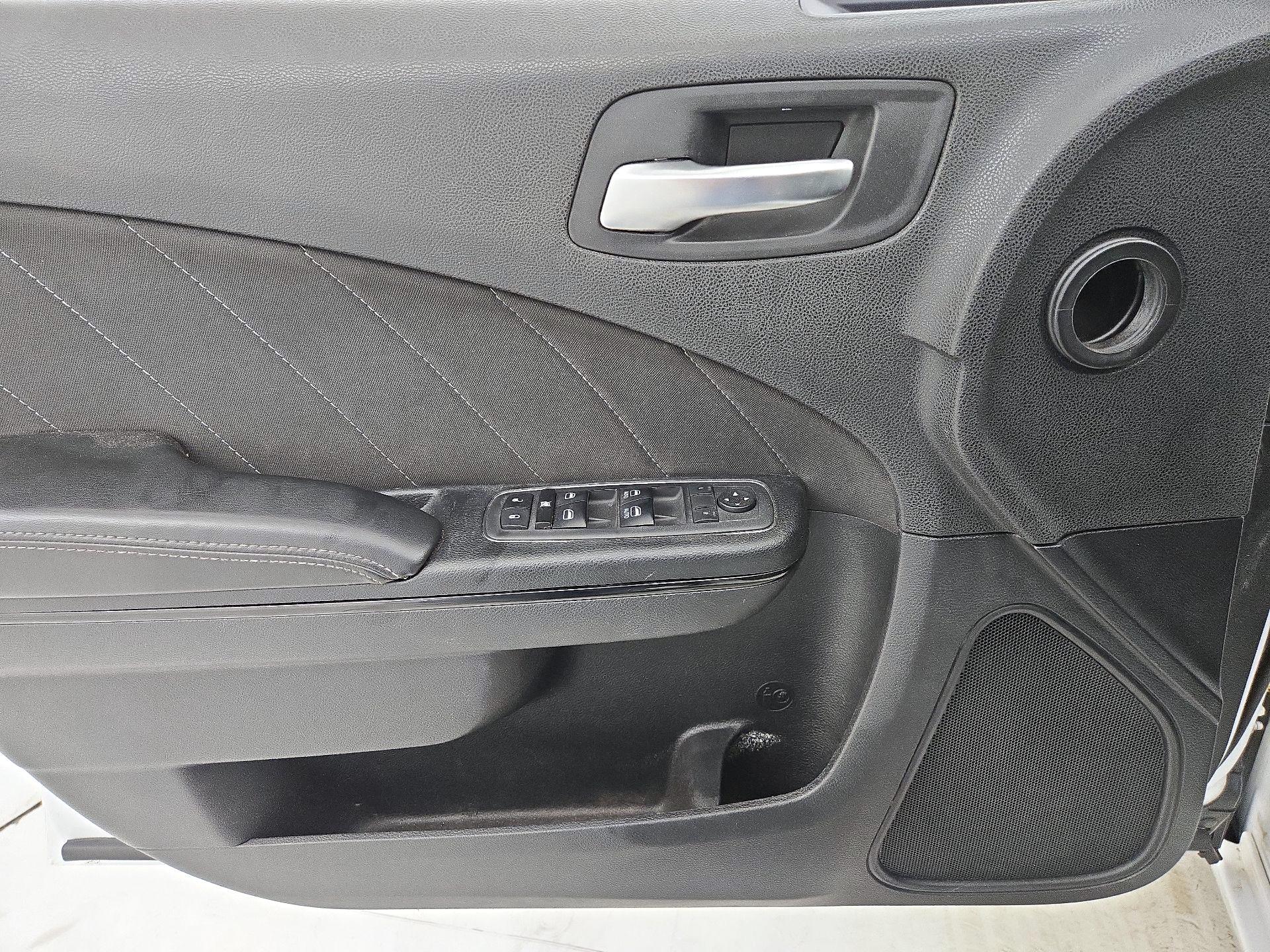 Thumbnail: 2020 Dodge Charger - 12