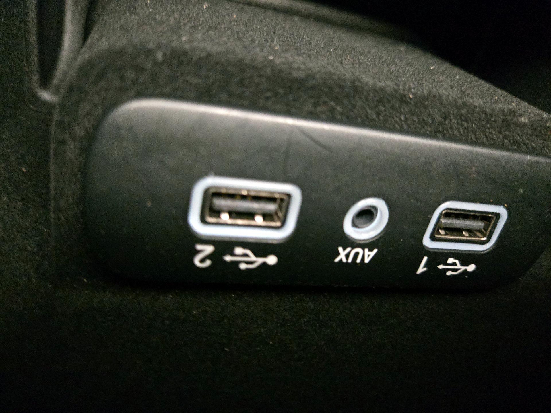 Thumbnail: 2020 Dodge Charger - 18