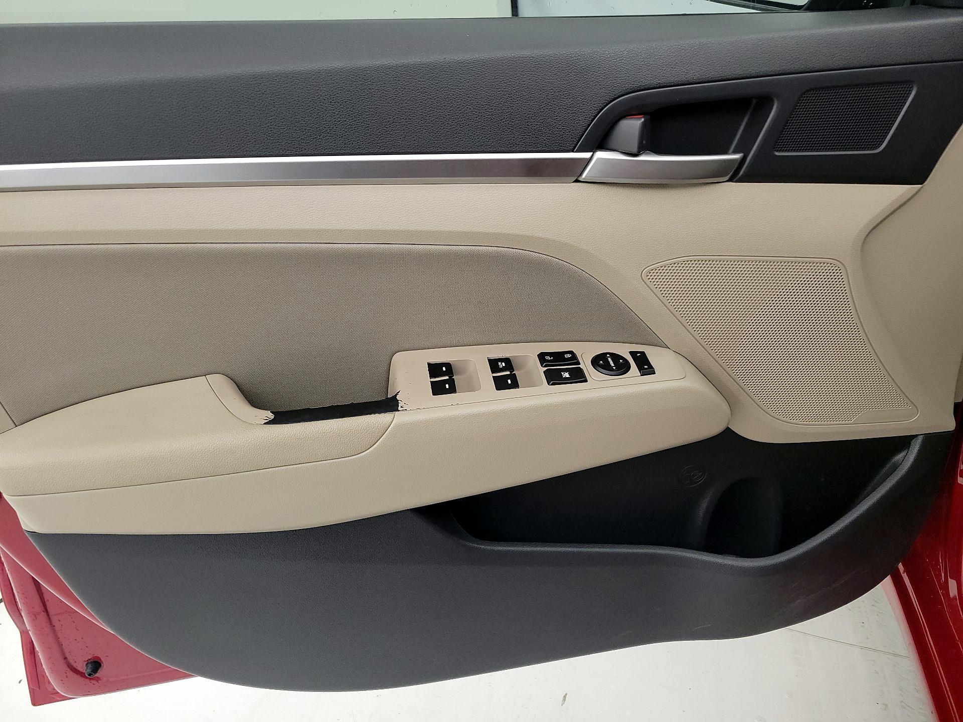 Thumbnail: 2019 Hyundai Elantra - 12