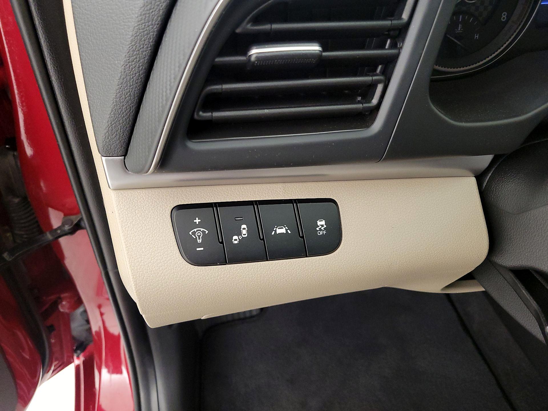 Thumbnail: 2019 Hyundai Elantra - 13