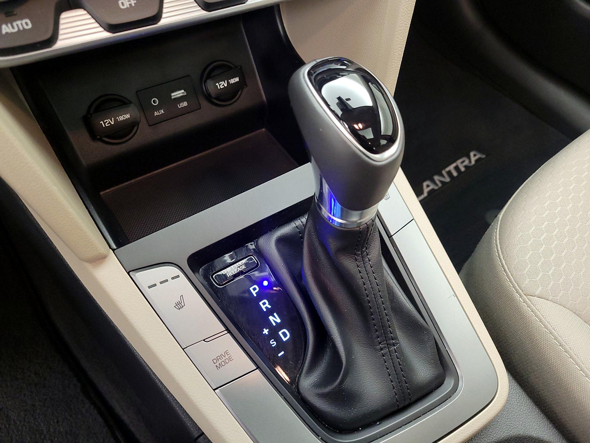 Thumbnail: 2019 Hyundai Elantra - 17