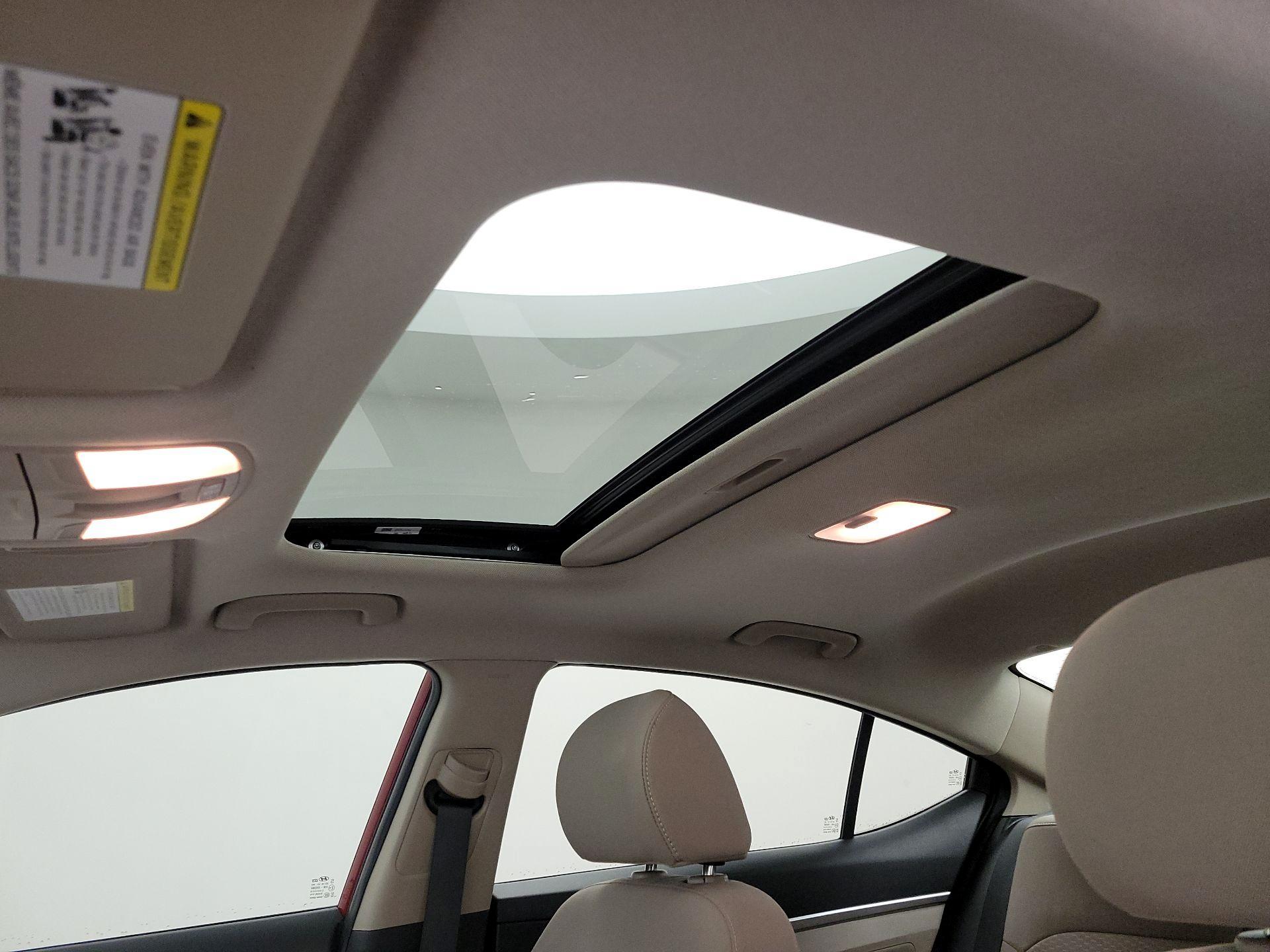 Thumbnail: 2019 Hyundai Elantra - 19