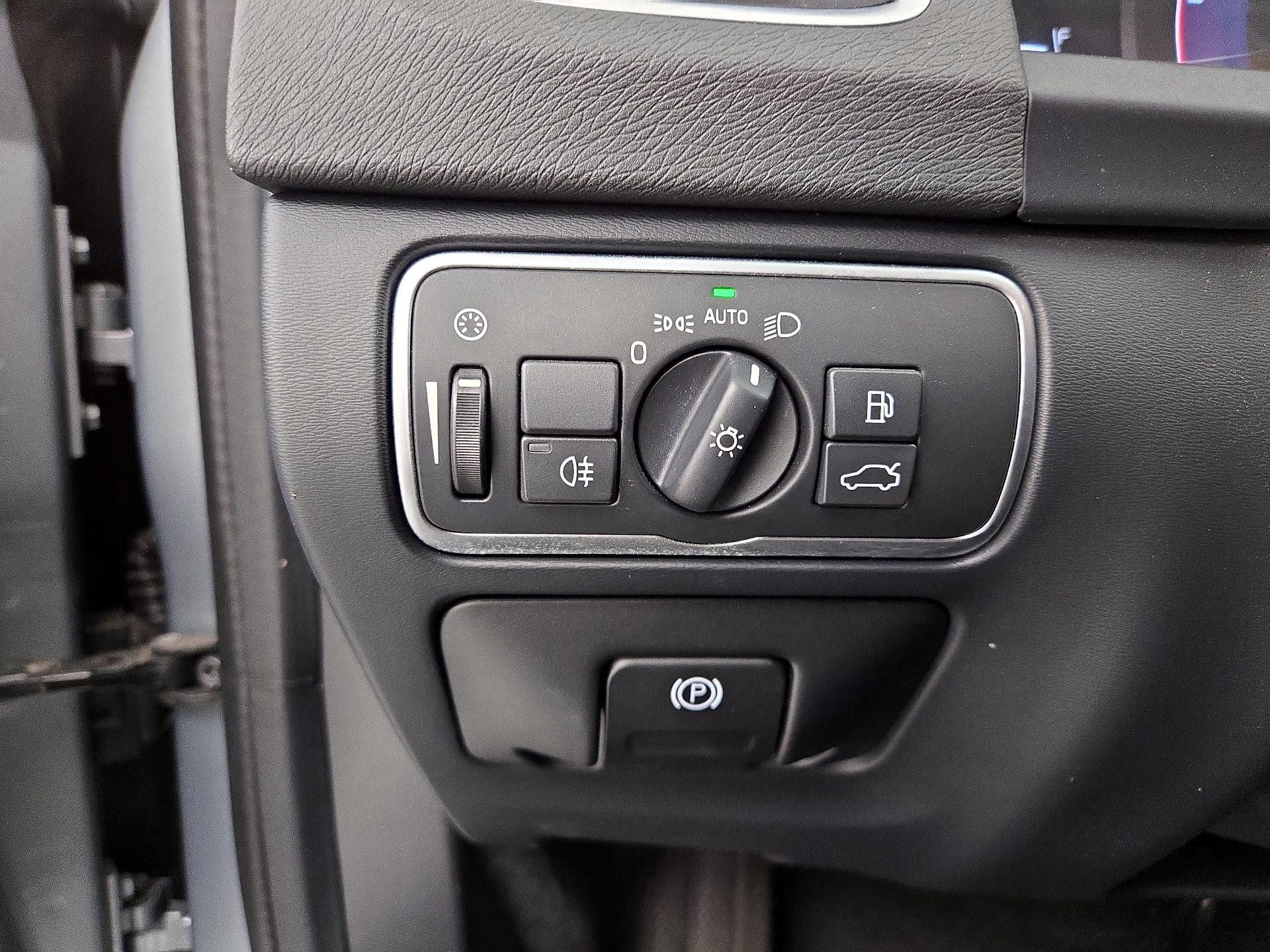 Thumbnail: 2018 Volvo S60 - 13