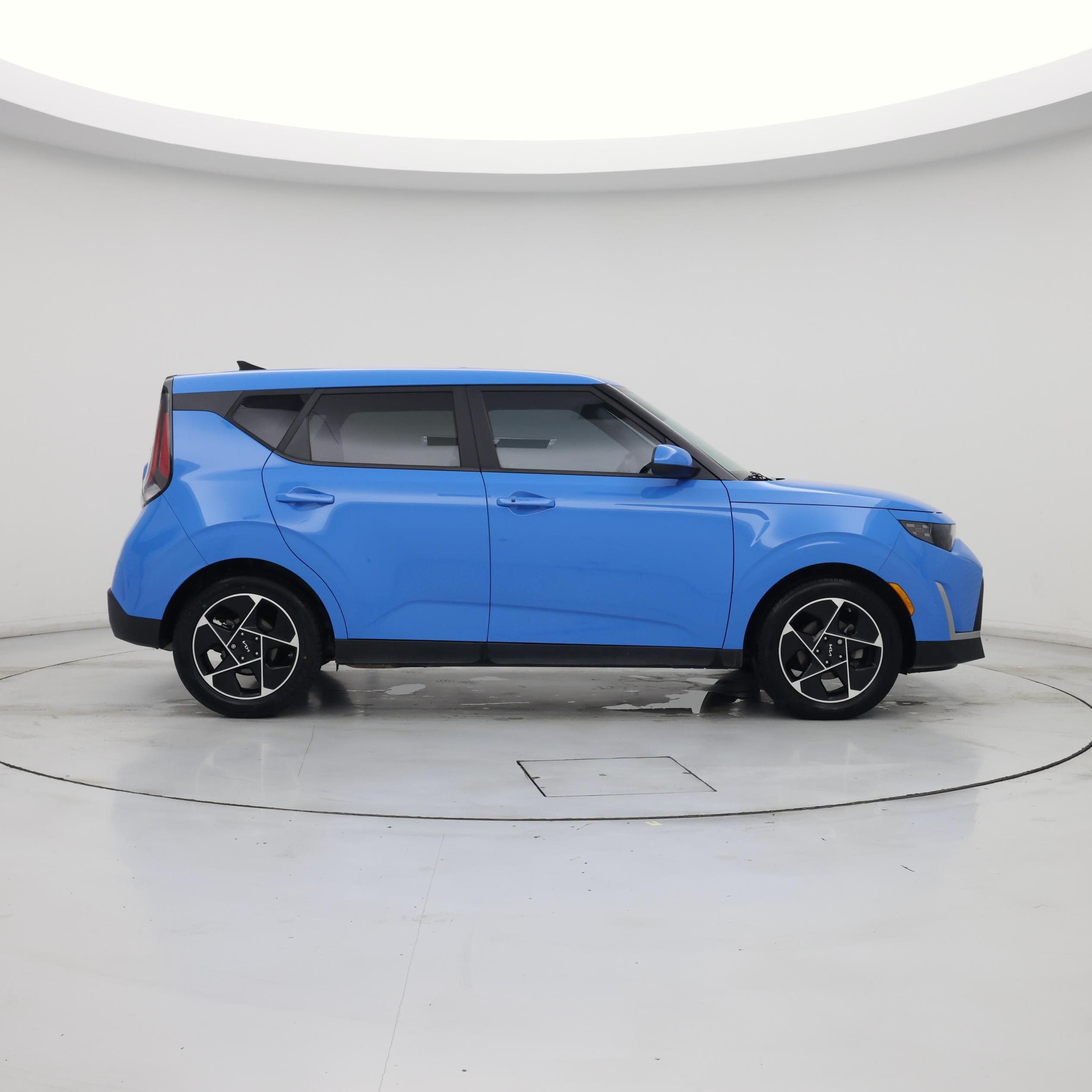 Thumbnail: 2023 Kia Soul - 7
