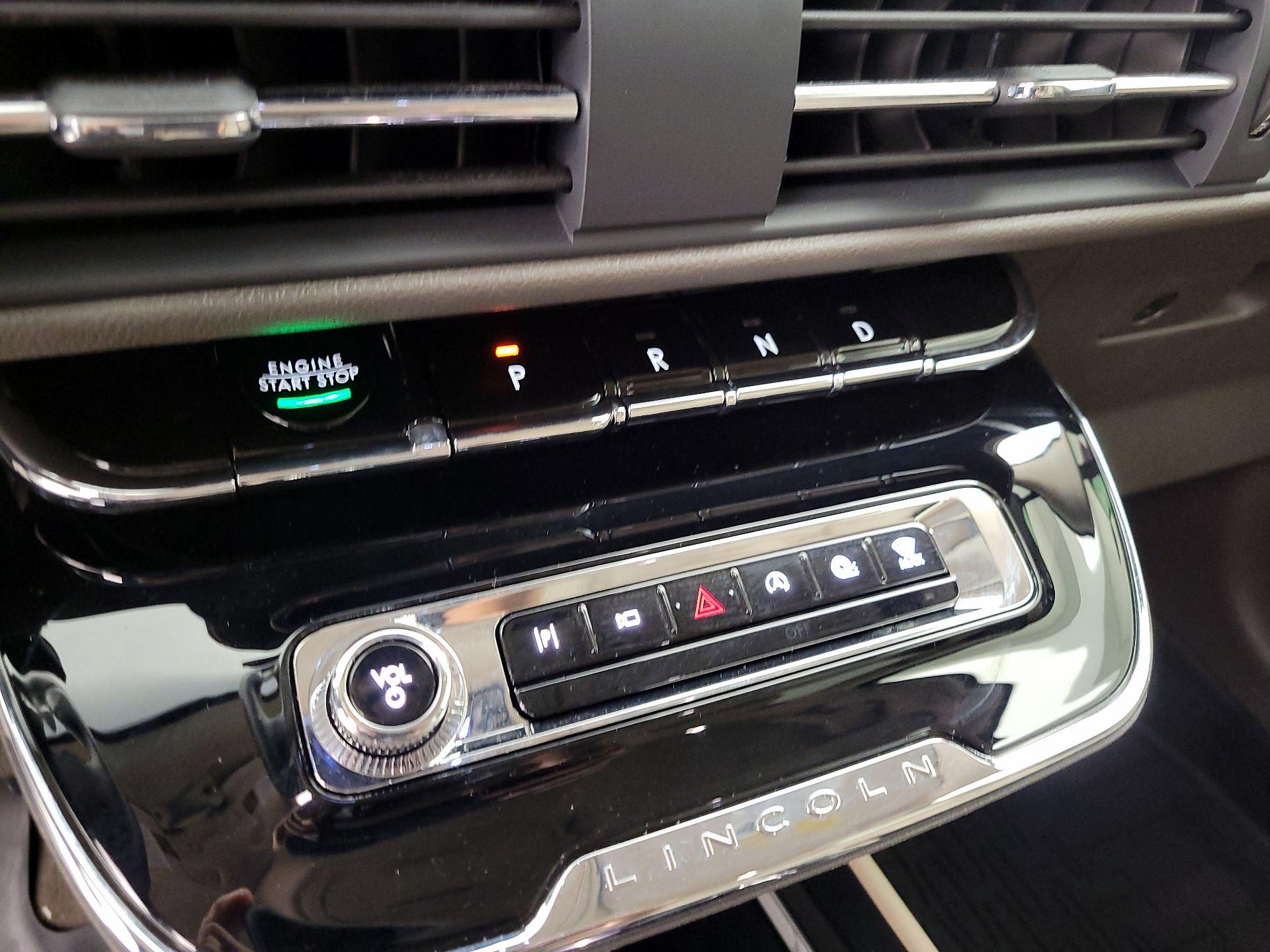 Thumbnail: 2023 Lincoln Corsair - 18