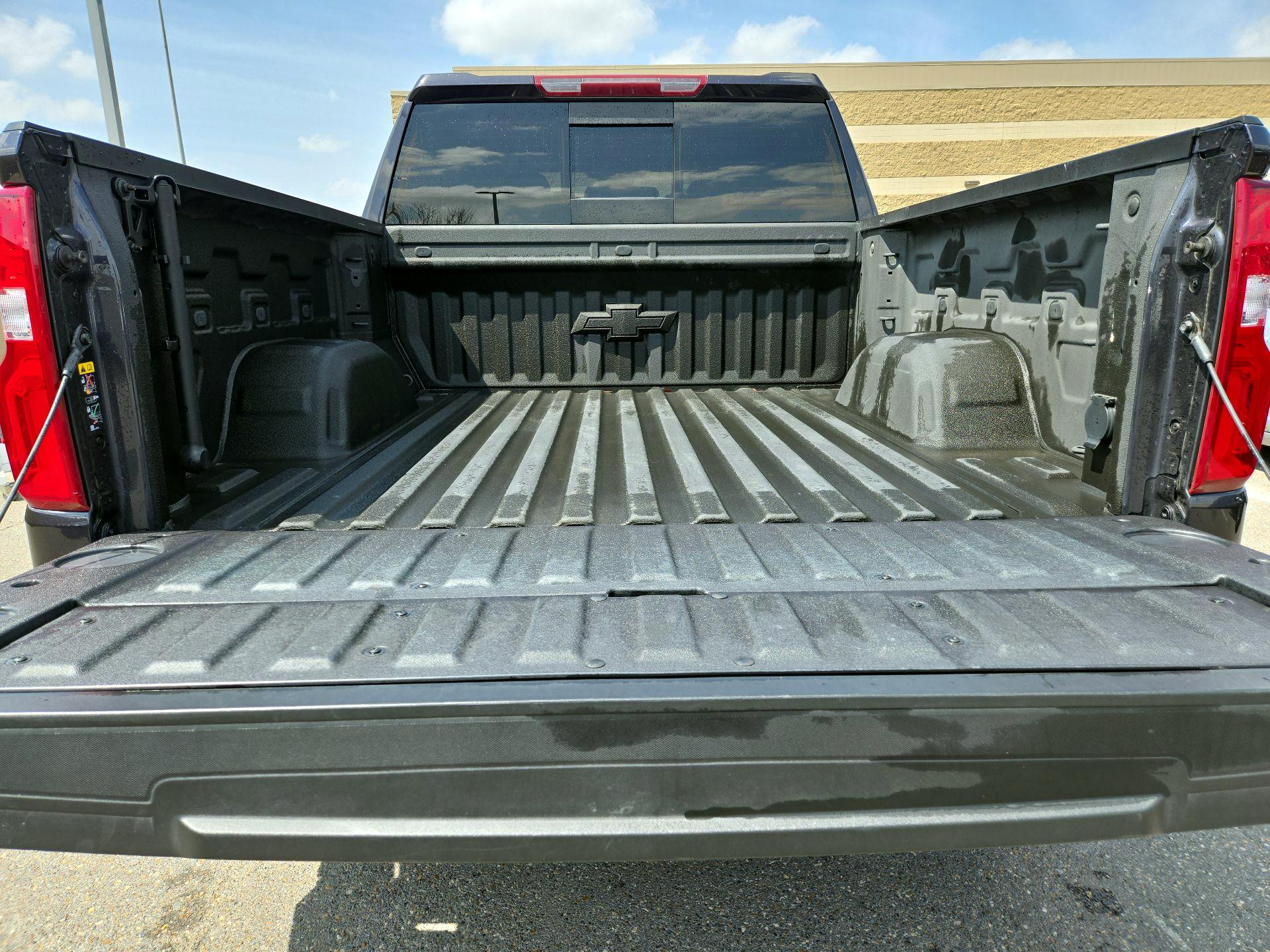 Thumbnail: 2024 Chevrolet Silverado 1500 - 19