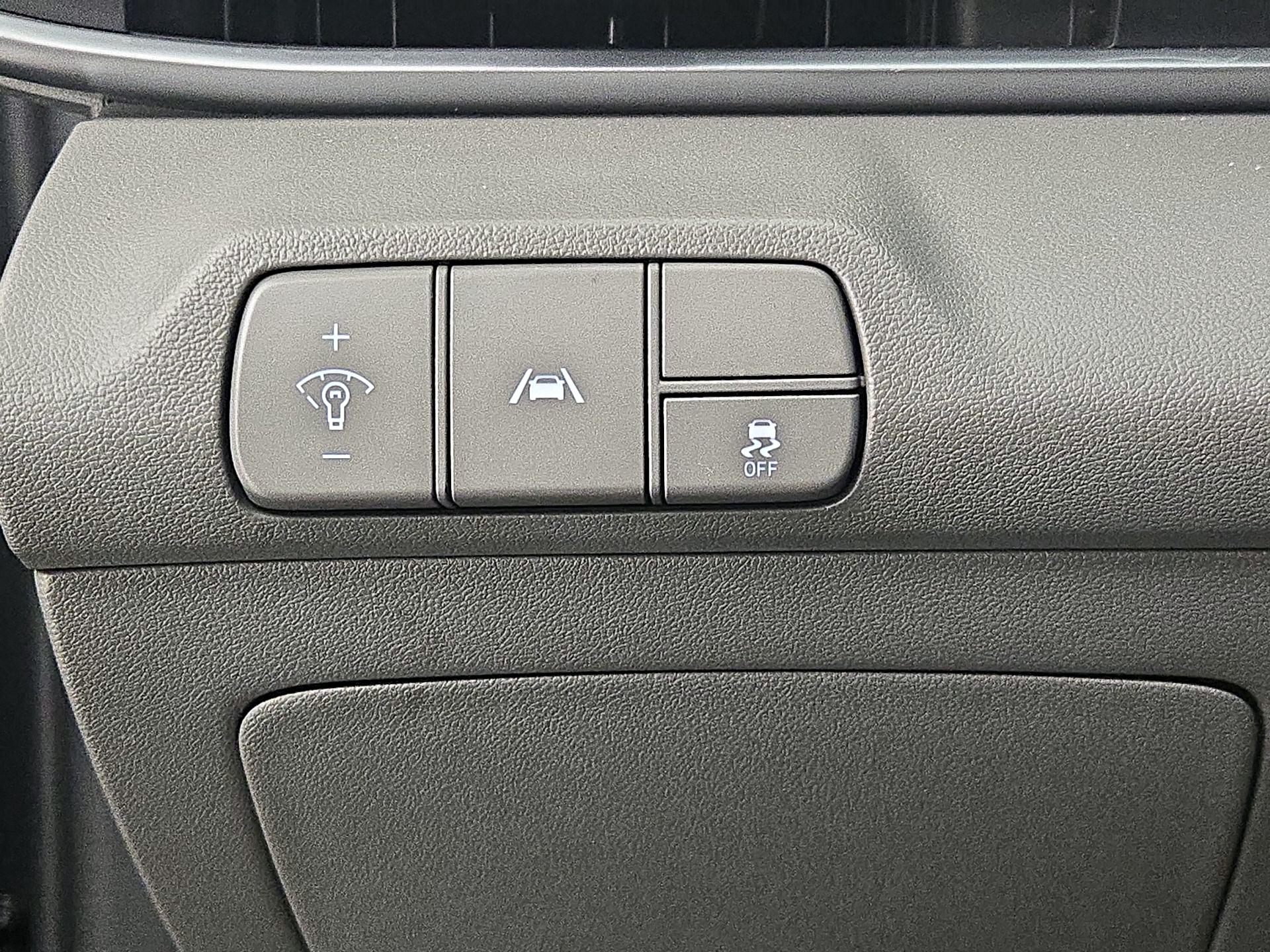 Thumbnail: 2023 Hyundai Elantra - 13