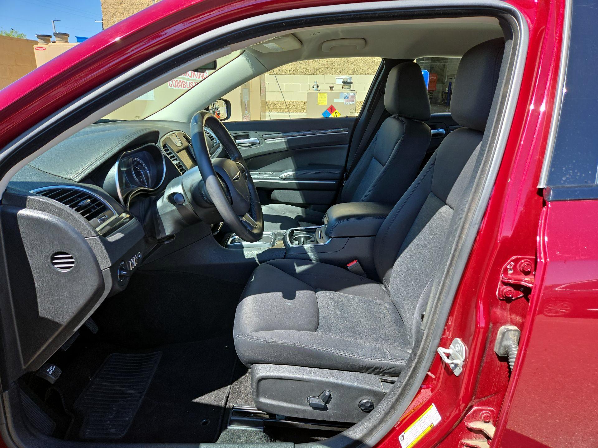 Thumbnail: 2020 Chrysler 300 - 9