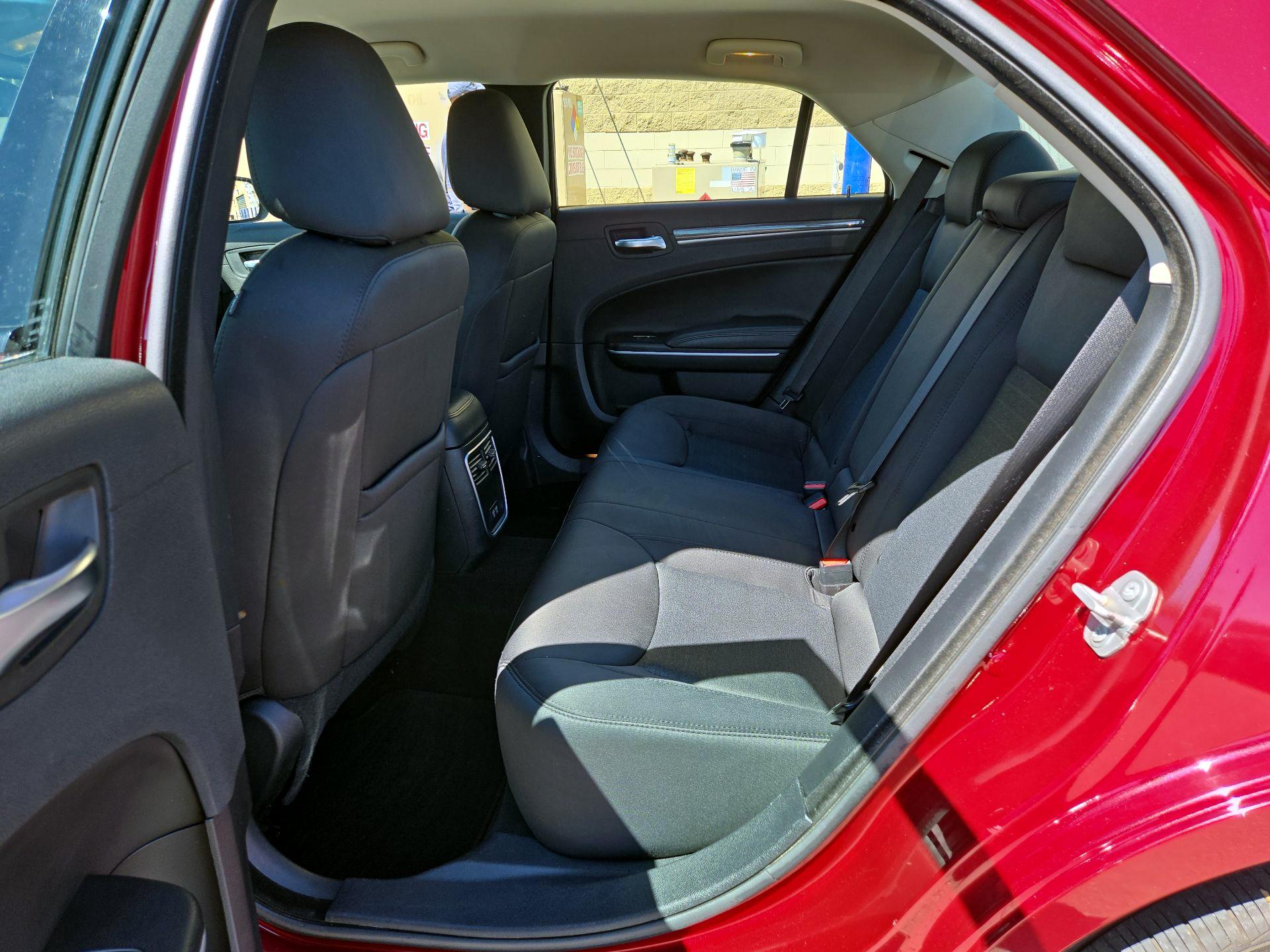 Thumbnail: 2020 Chrysler 300 - 17