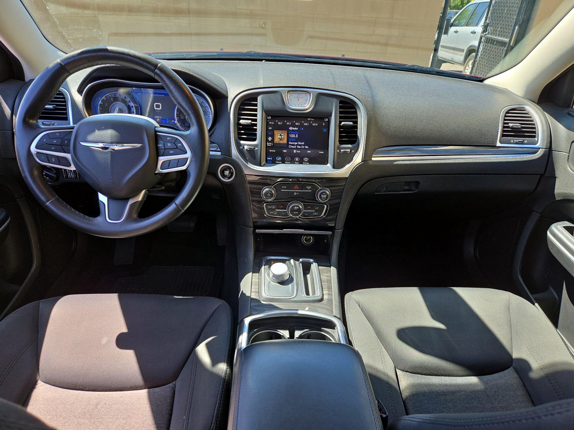 Thumbnail: 2020 Chrysler 300 - 8