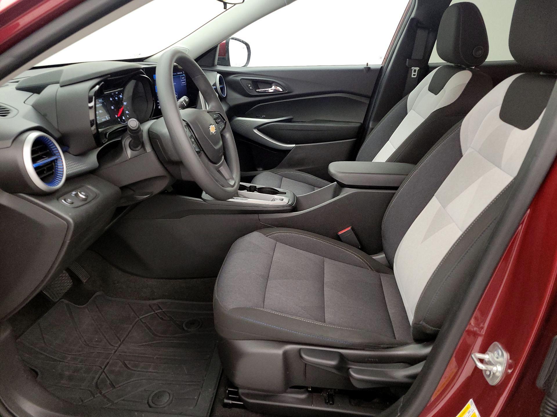 Thumbnail: 2025 Chevrolet Trax - 11