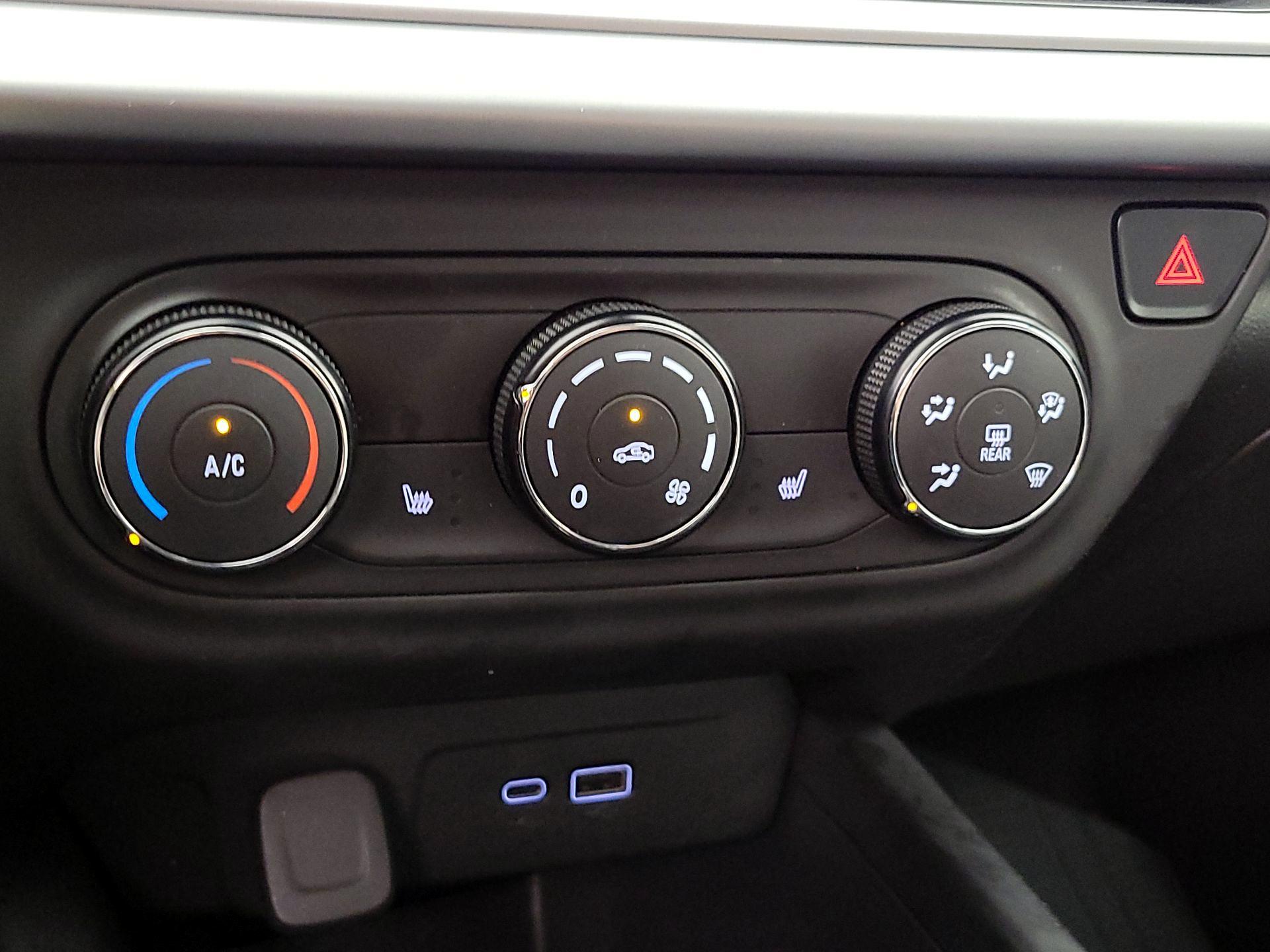 Thumbnail: 2025 Chevrolet Trax - 16