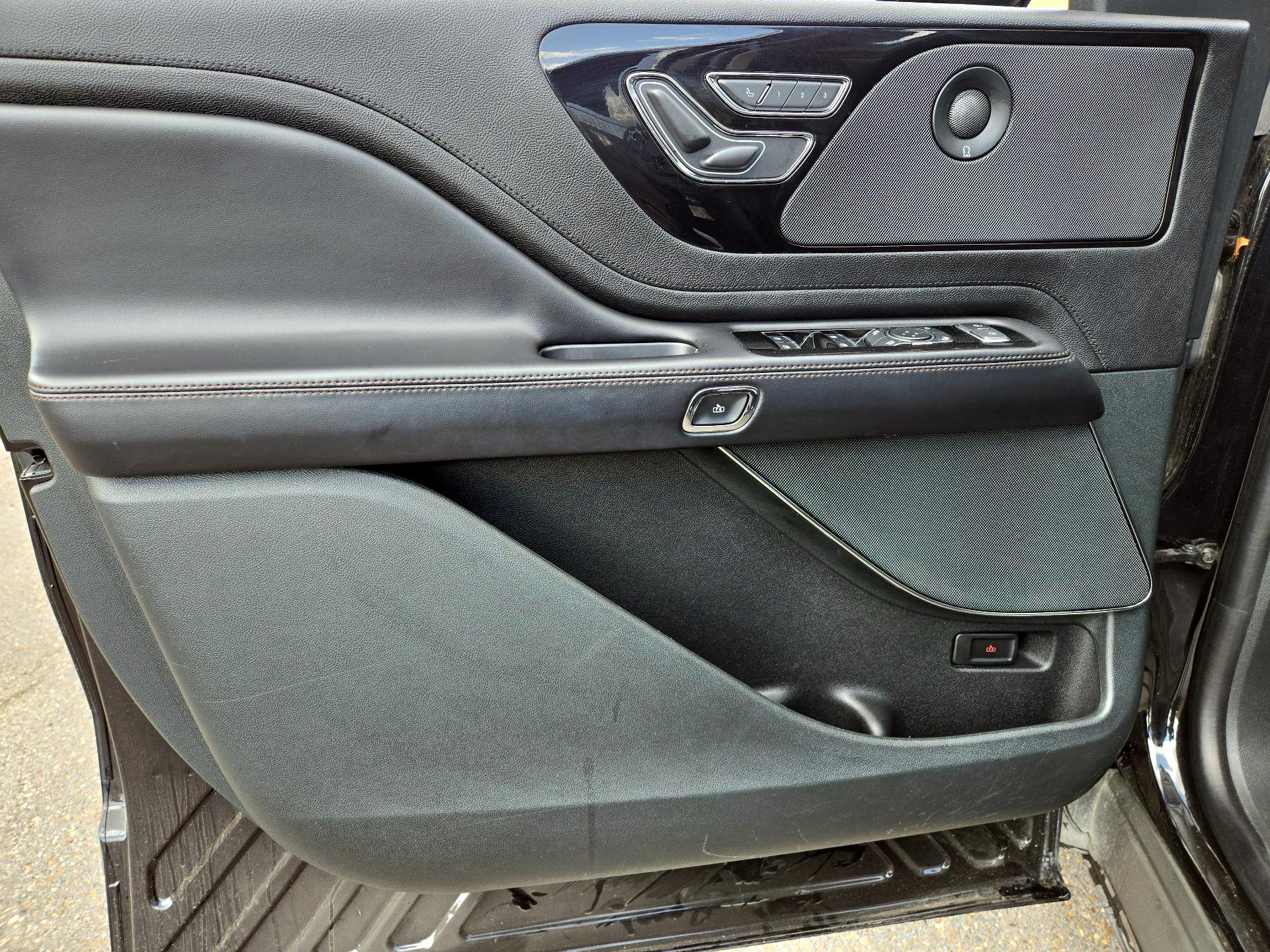 Thumbnail: 2024 Lincoln Aviator - 10