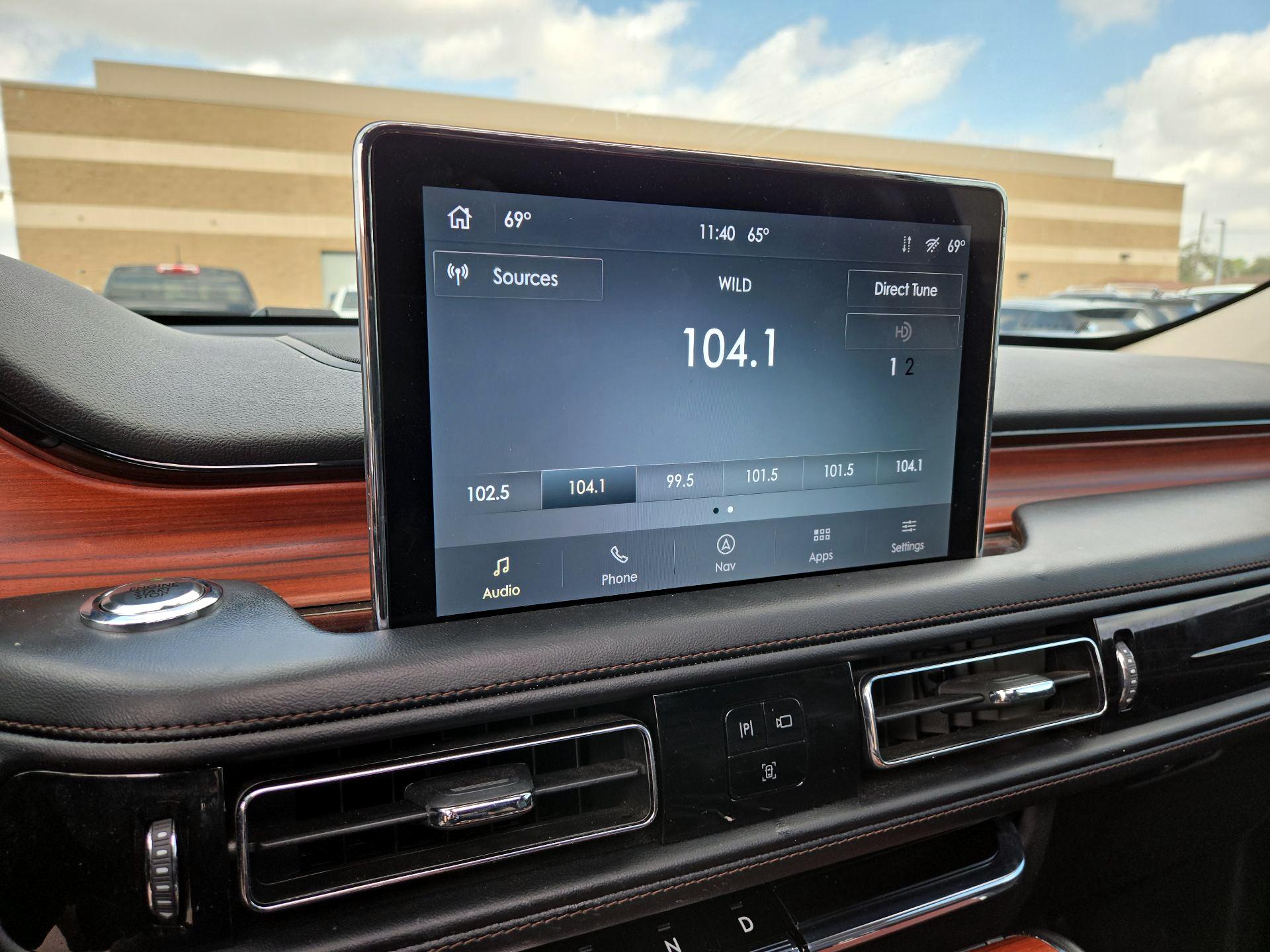 Thumbnail: 2024 Lincoln Aviator - 14