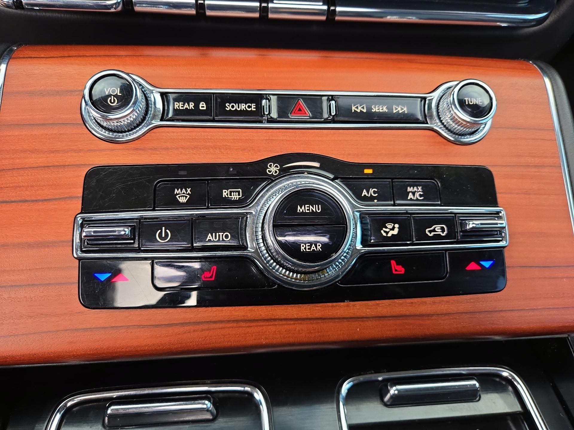 Thumbnail: 2024 Lincoln Aviator - 15