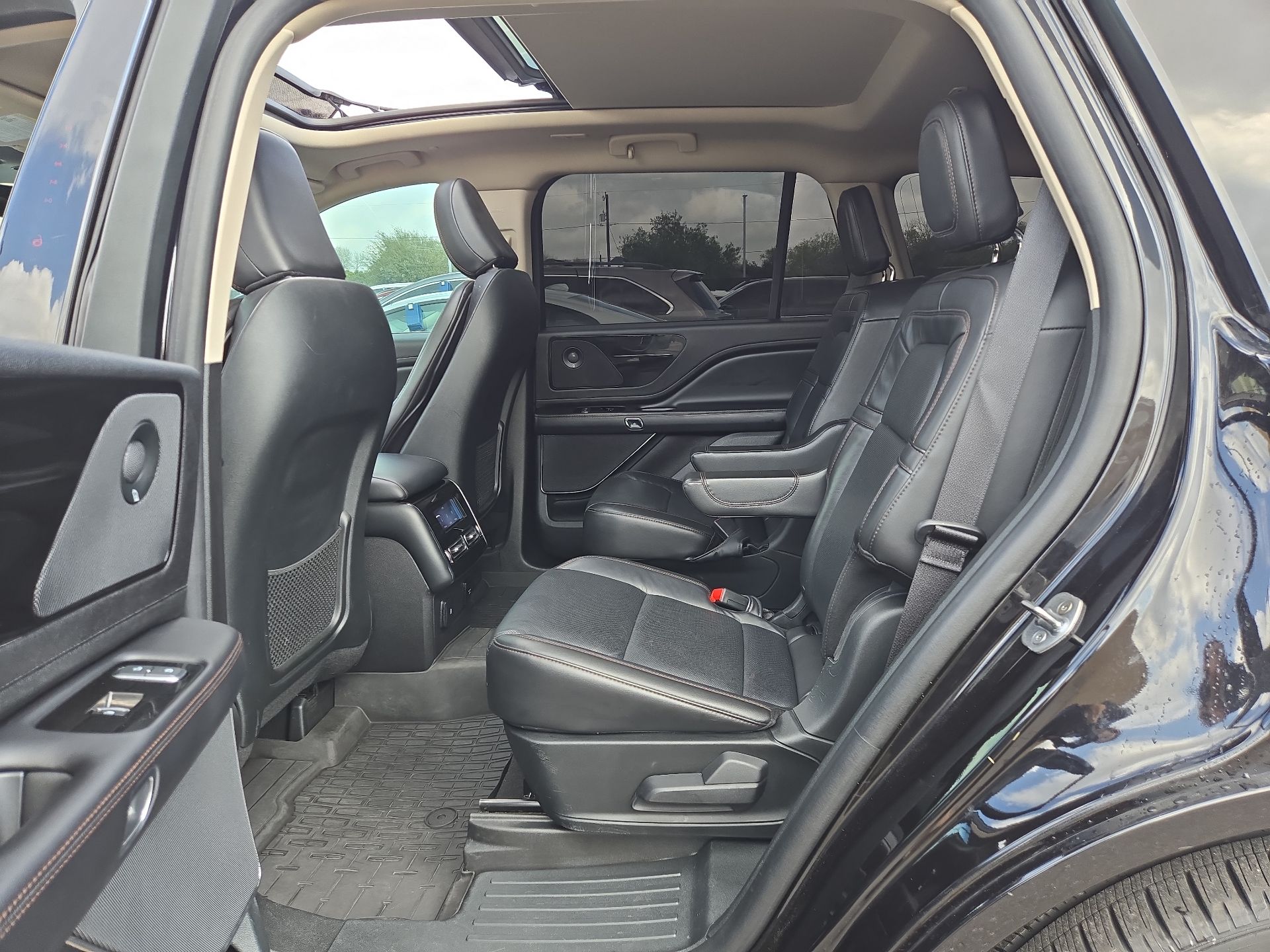 Thumbnail: 2024 Lincoln Aviator - 19