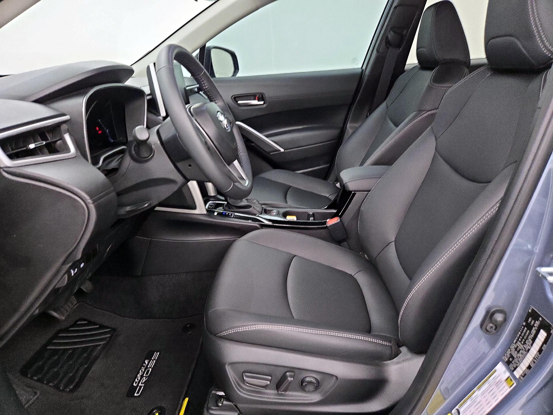 Thumbnail: 2025 Toyota Corolla Cross - 11