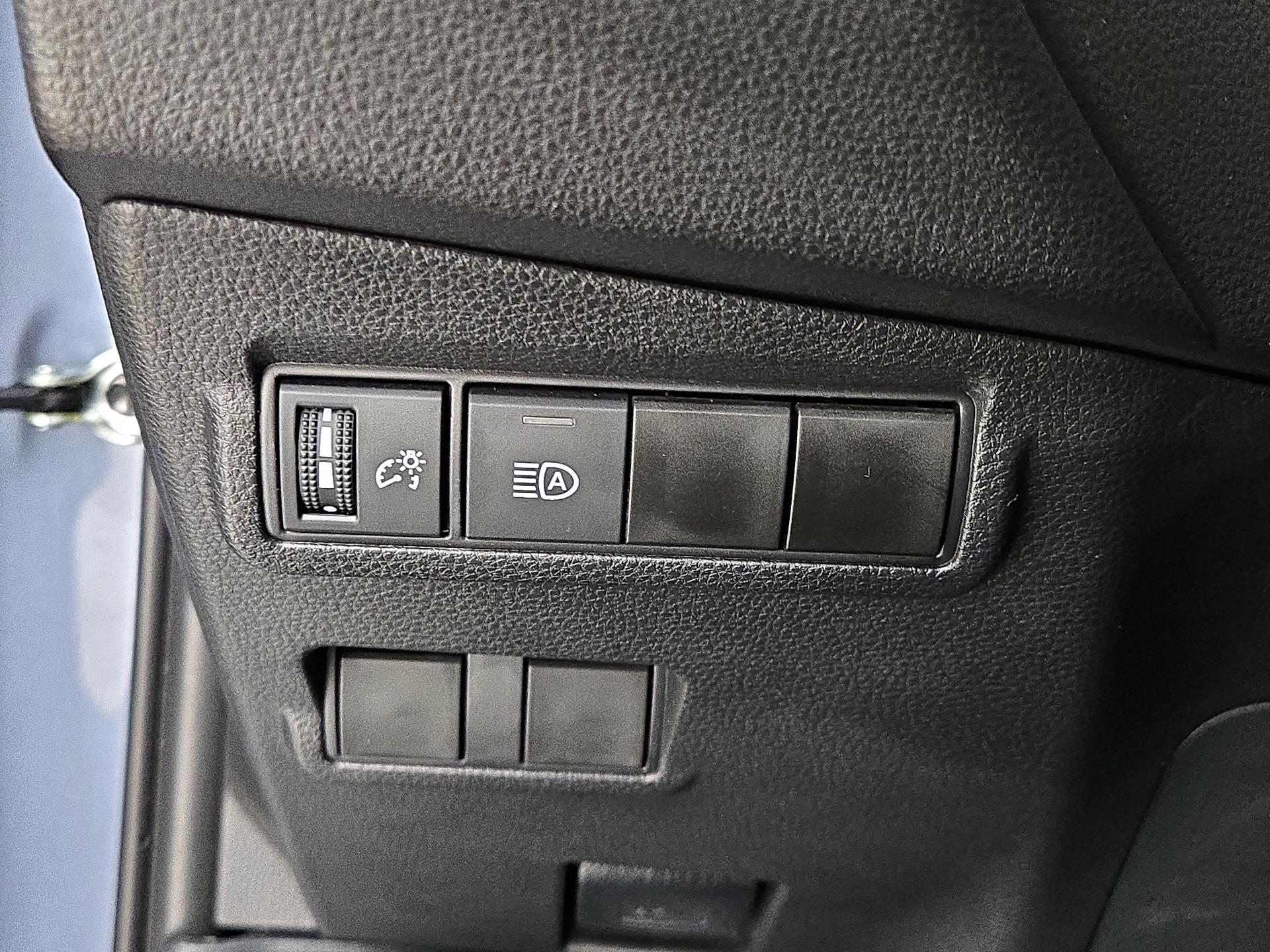 Thumbnail: 2025 Toyota Corolla Cross - 13