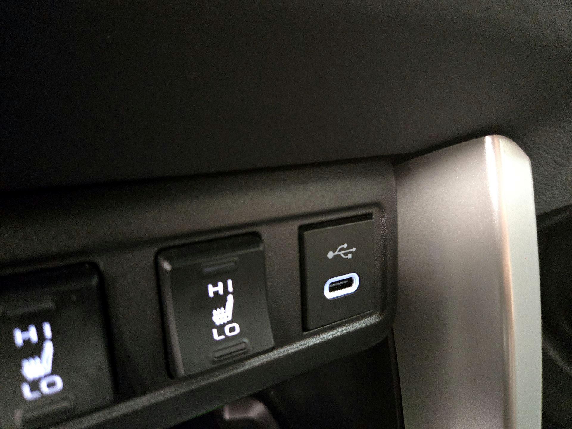 Thumbnail: 2025 Toyota Corolla Cross - 18