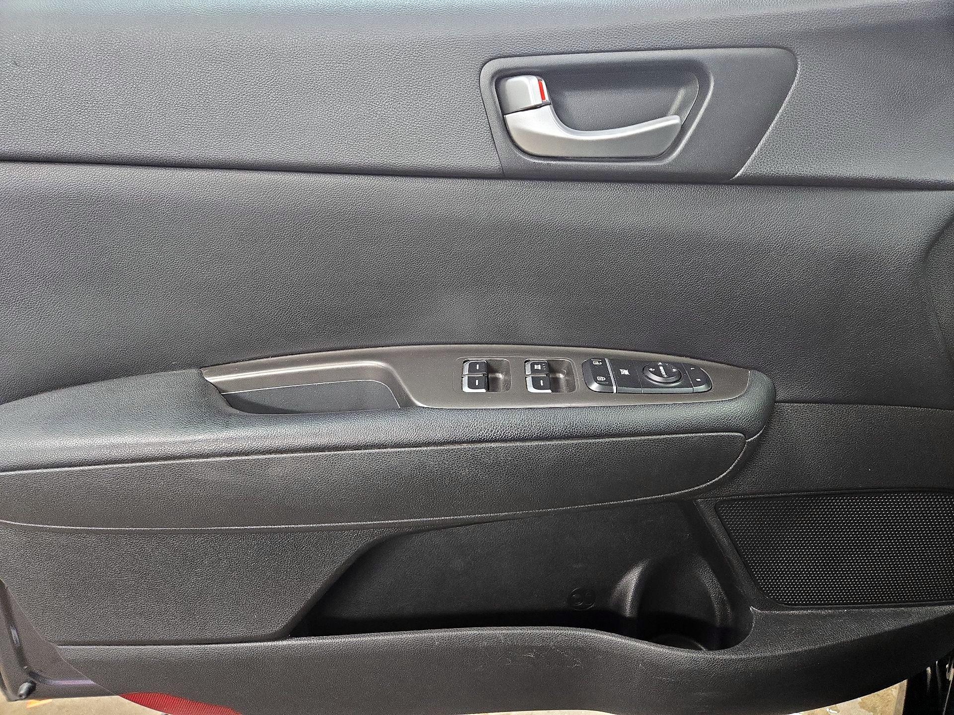 Thumbnail: 2019 Kia Optima - 12