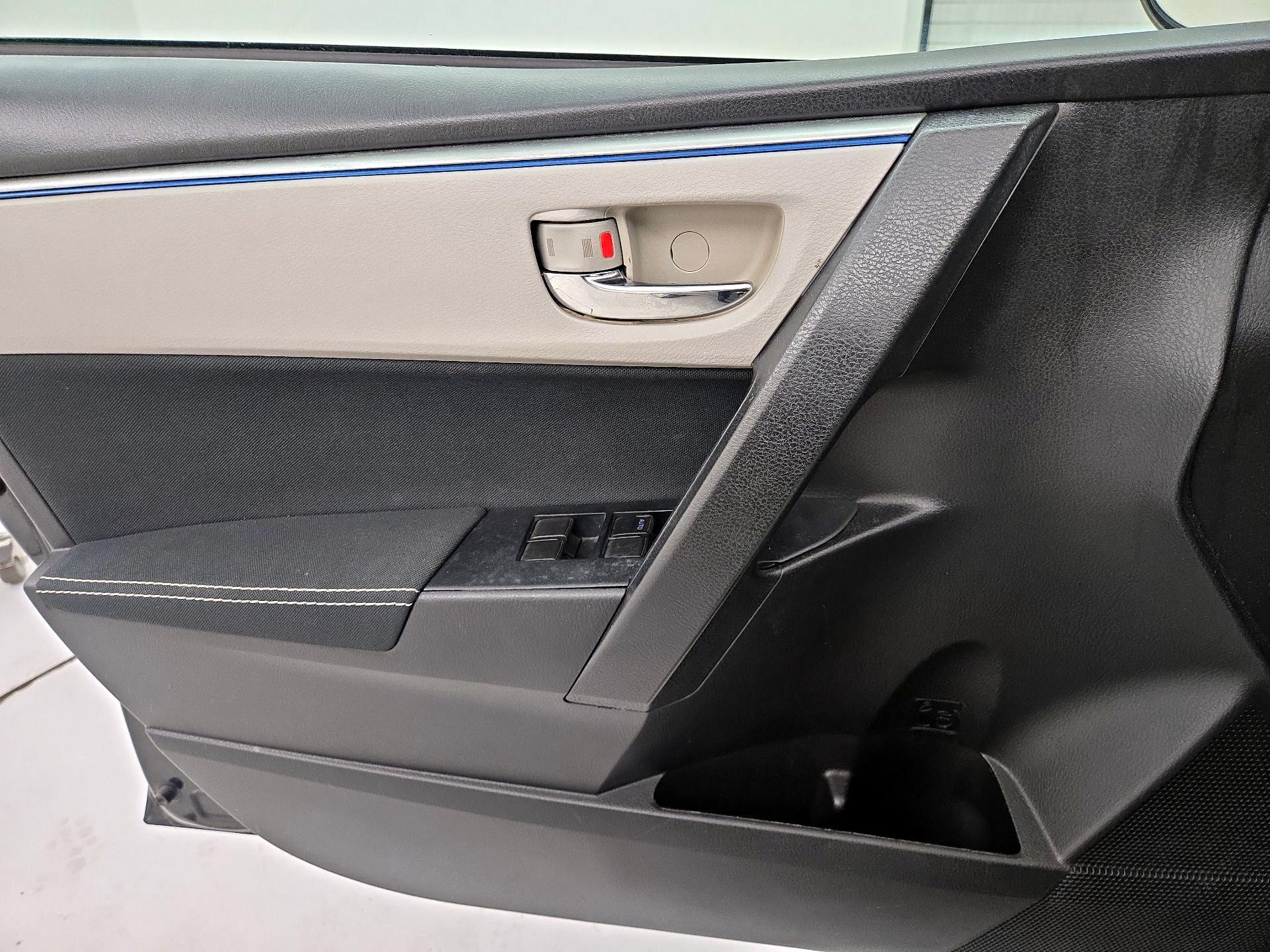 Thumbnail: 2016 Toyota Corolla - 12