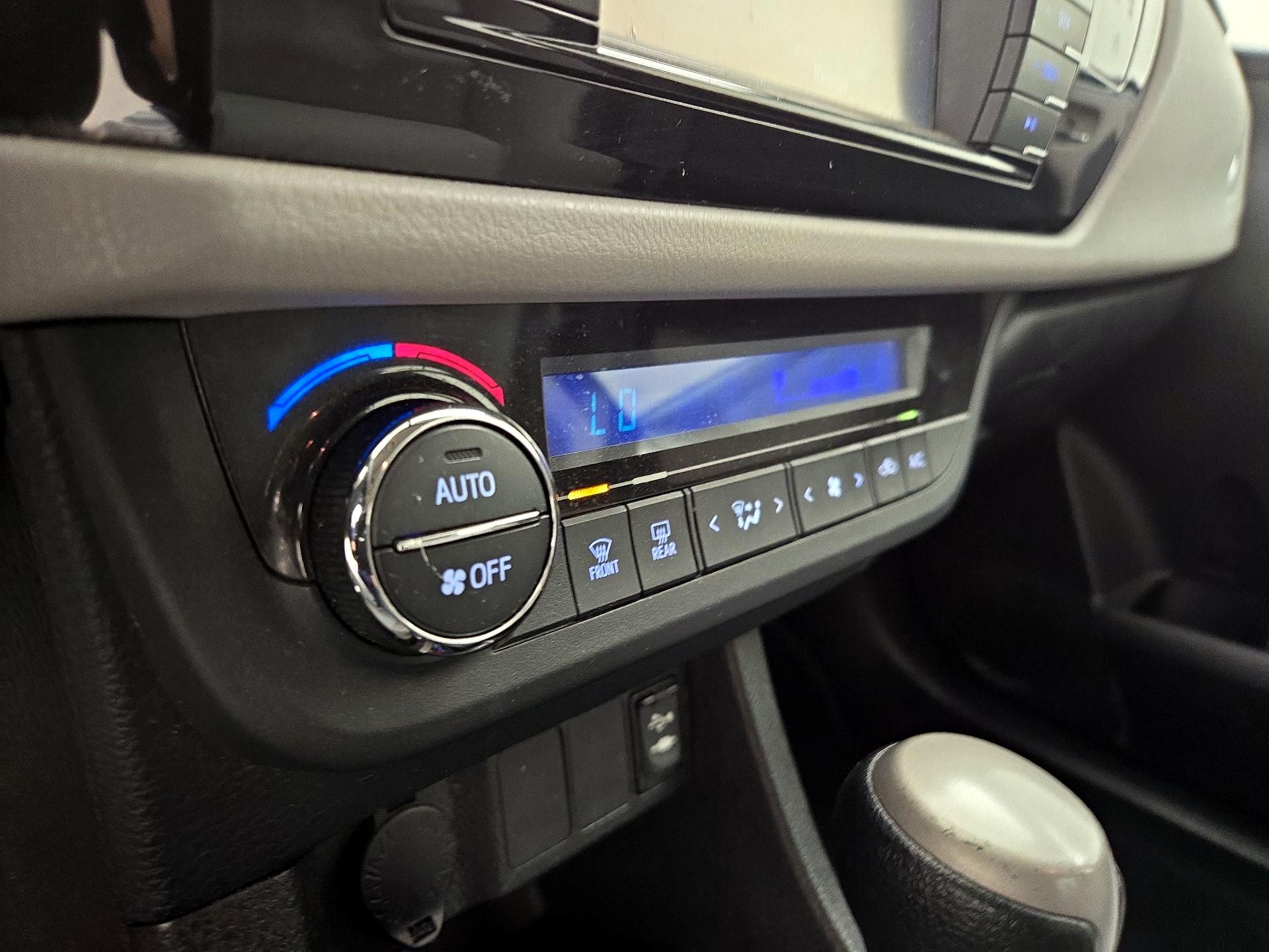 Thumbnail: 2016 Toyota Corolla - 16