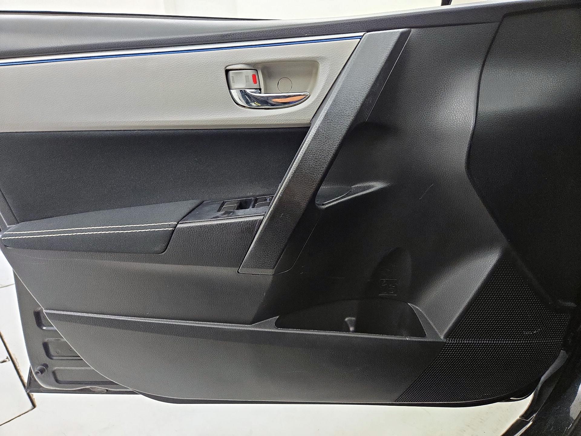 Thumbnail: 2016 Toyota Corolla - 12