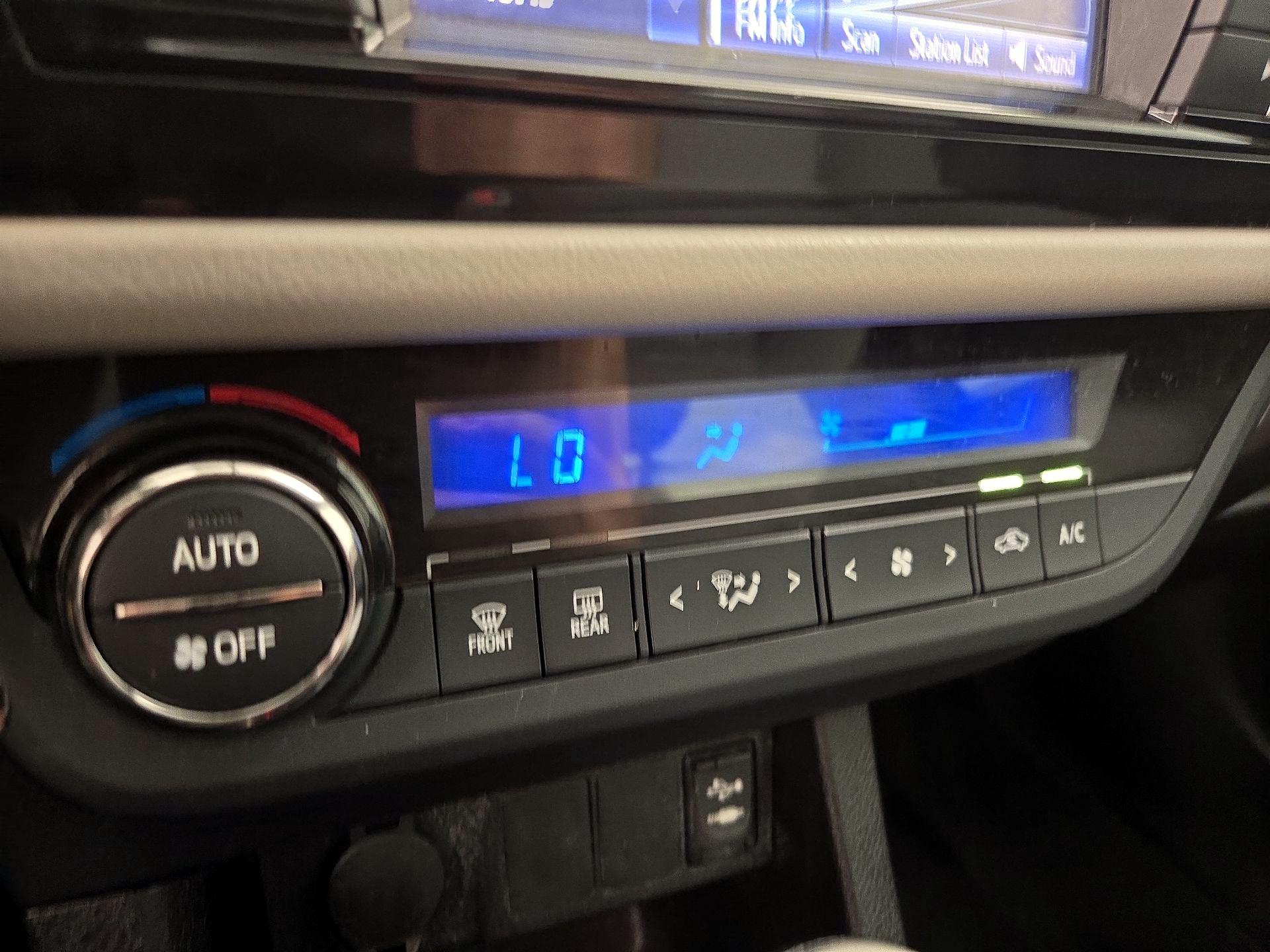 Thumbnail: 2016 Toyota Corolla - 16