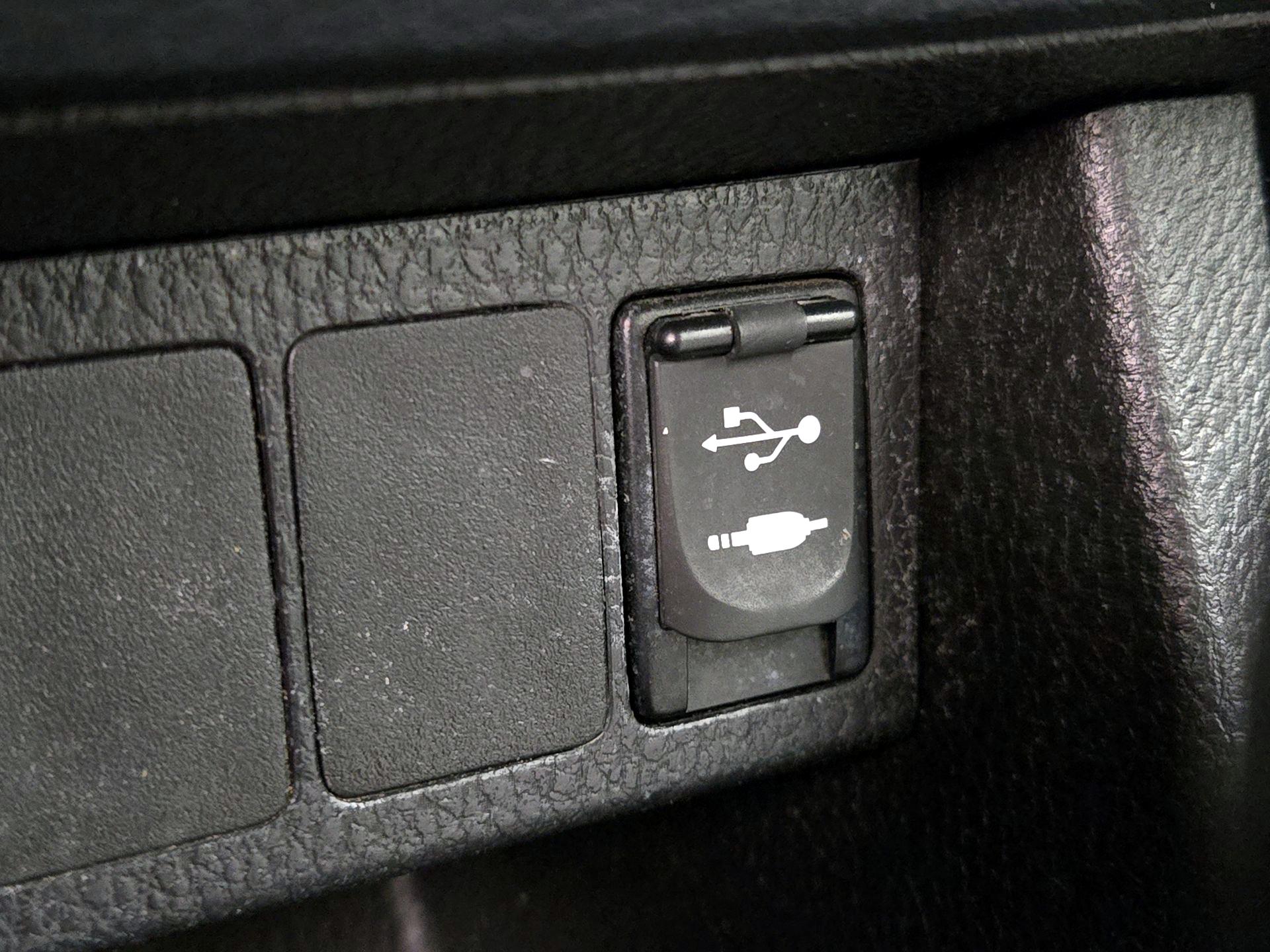 Thumbnail: 2016 Toyota Corolla - 18