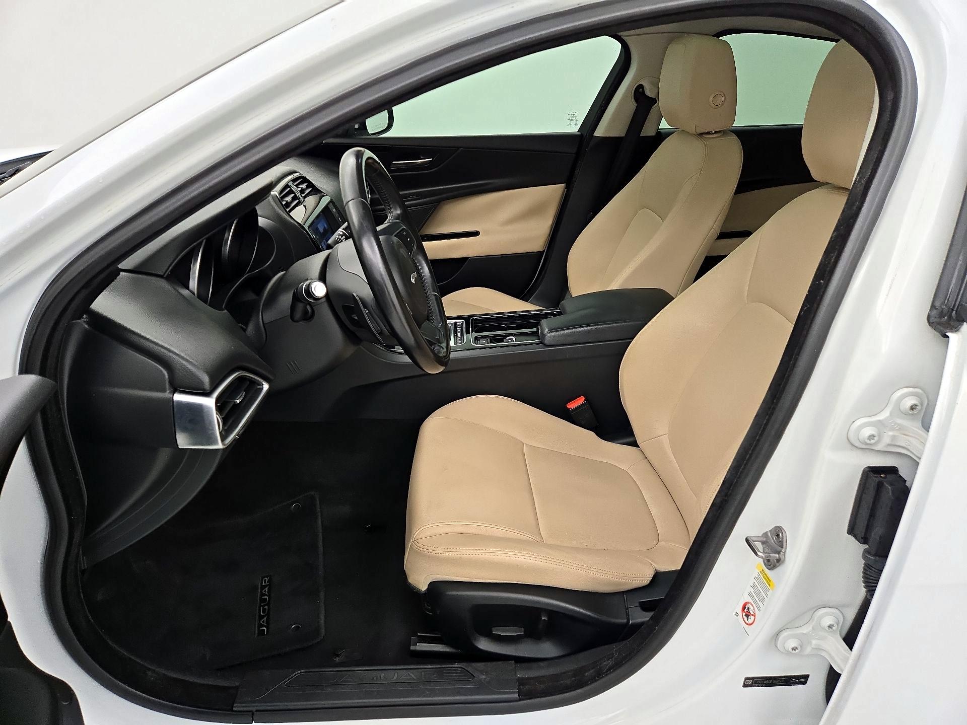 Thumbnail: 2018 Jaguar XE - 11