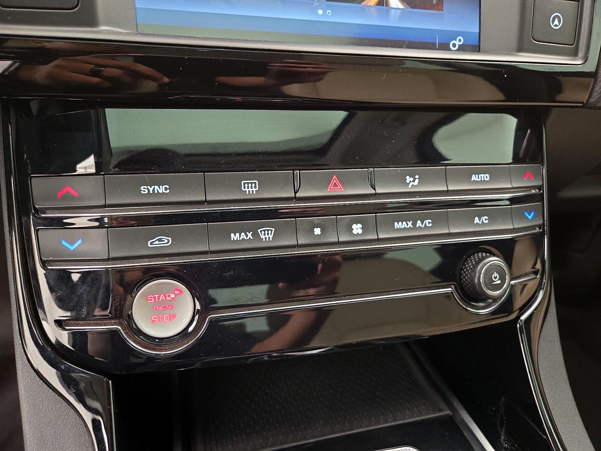 Thumbnail: 2018 Jaguar XE - 17