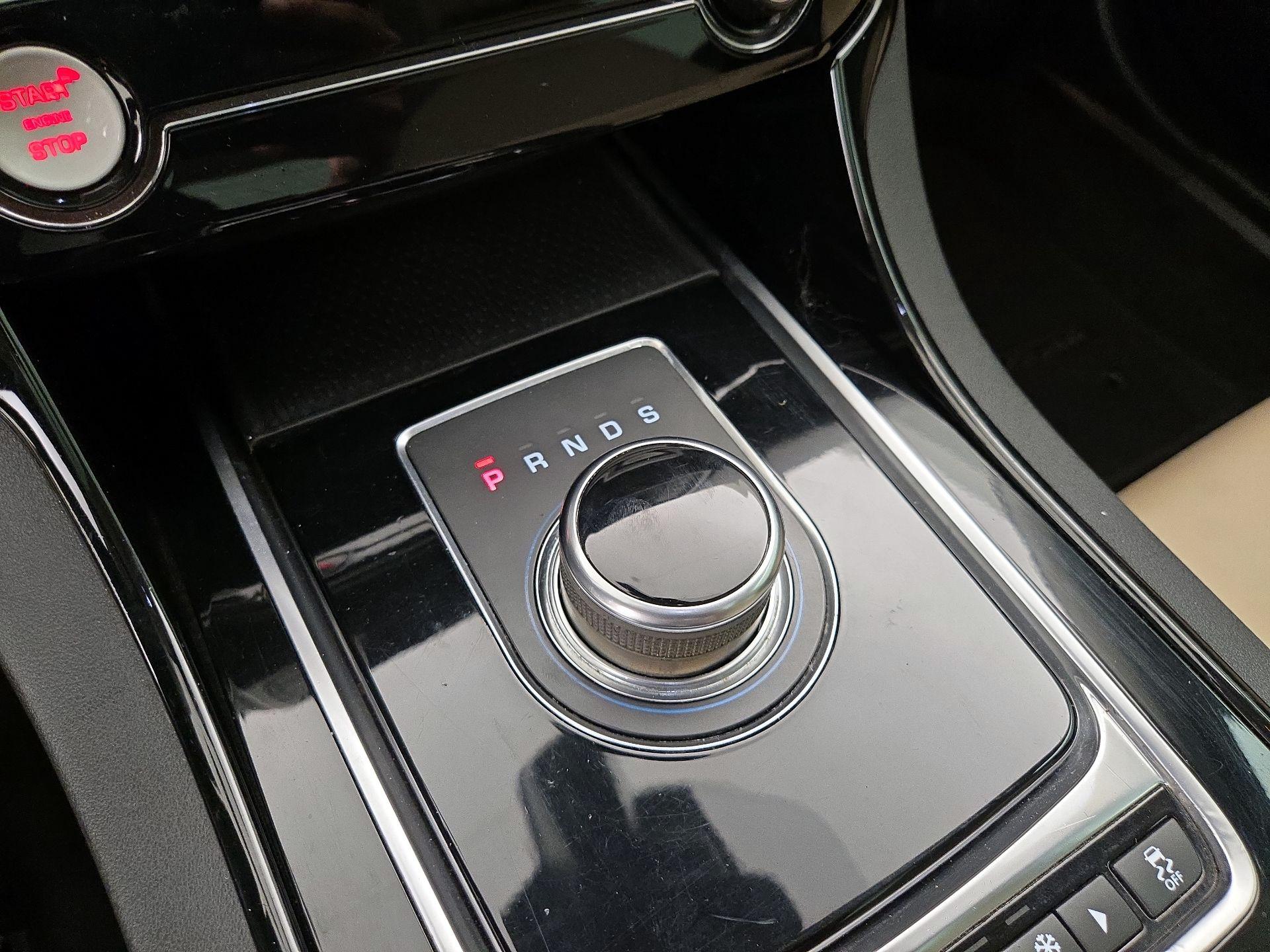 Thumbnail: 2018 Jaguar XE - 18