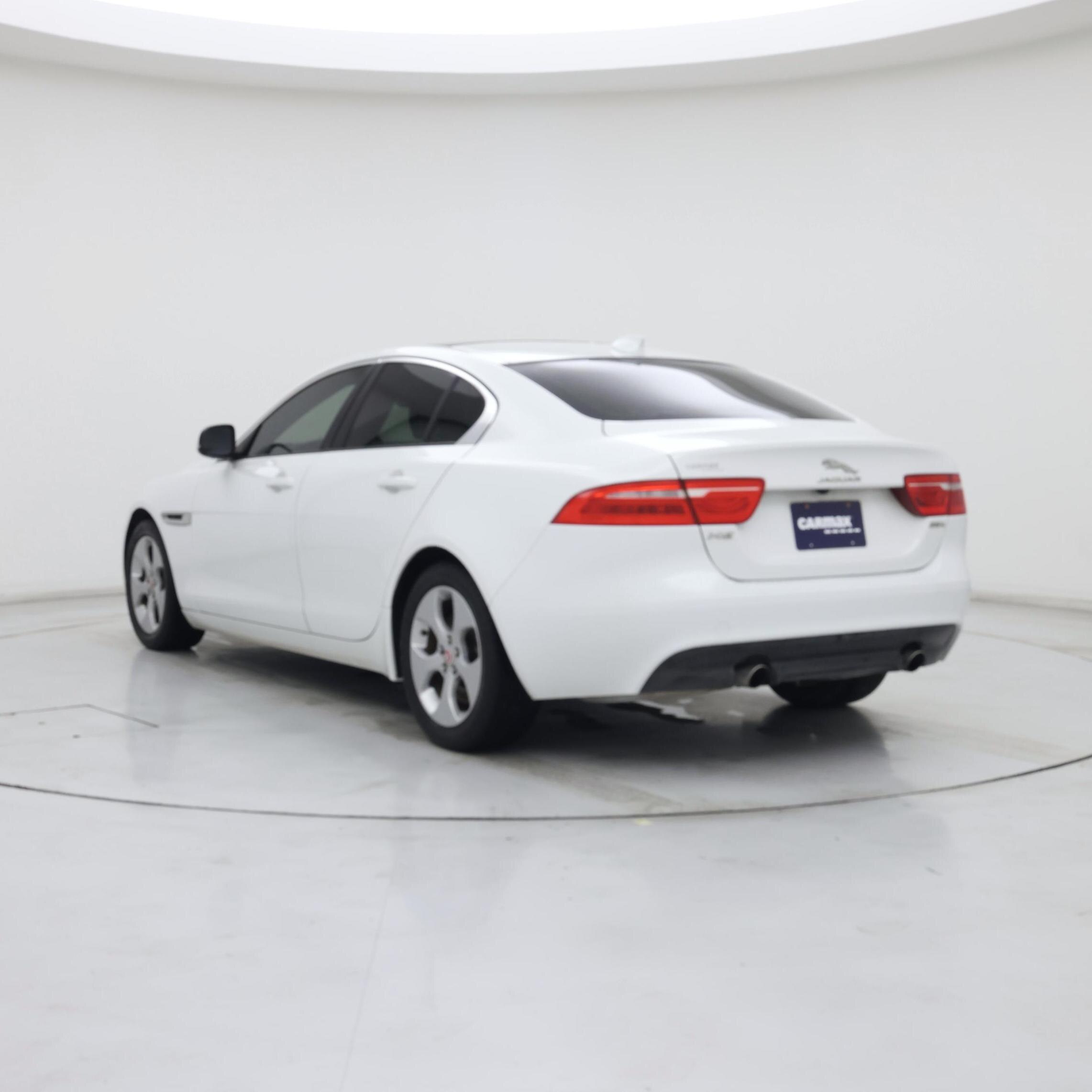 Thumbnail: 2018 Jaguar XE - 2