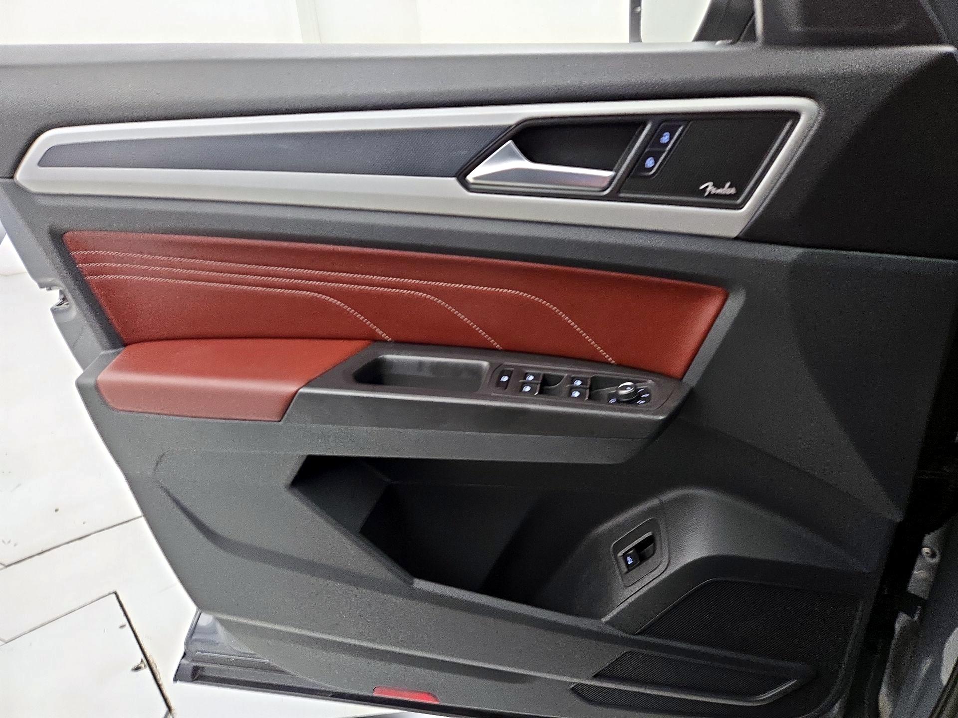 Thumbnail: 2022 Volkswagen Atlas - 12