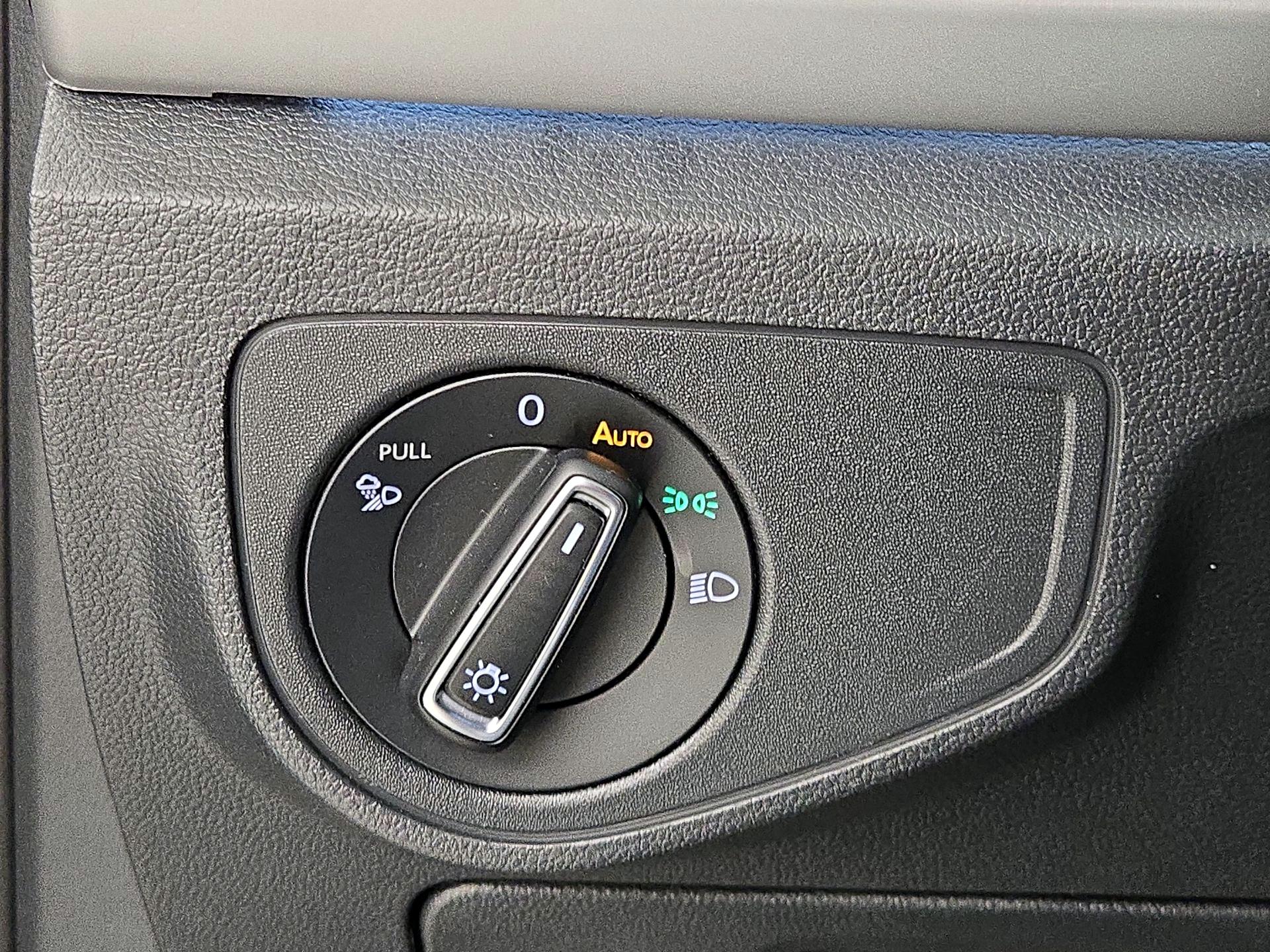 Thumbnail: 2022 Volkswagen Atlas - 13