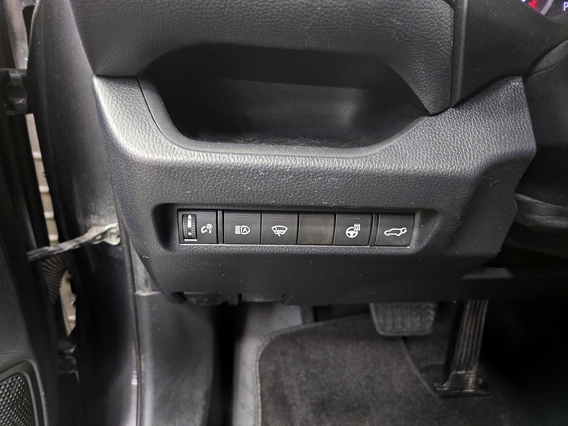 Thumbnail: 2020 Toyota RAV4 - 13