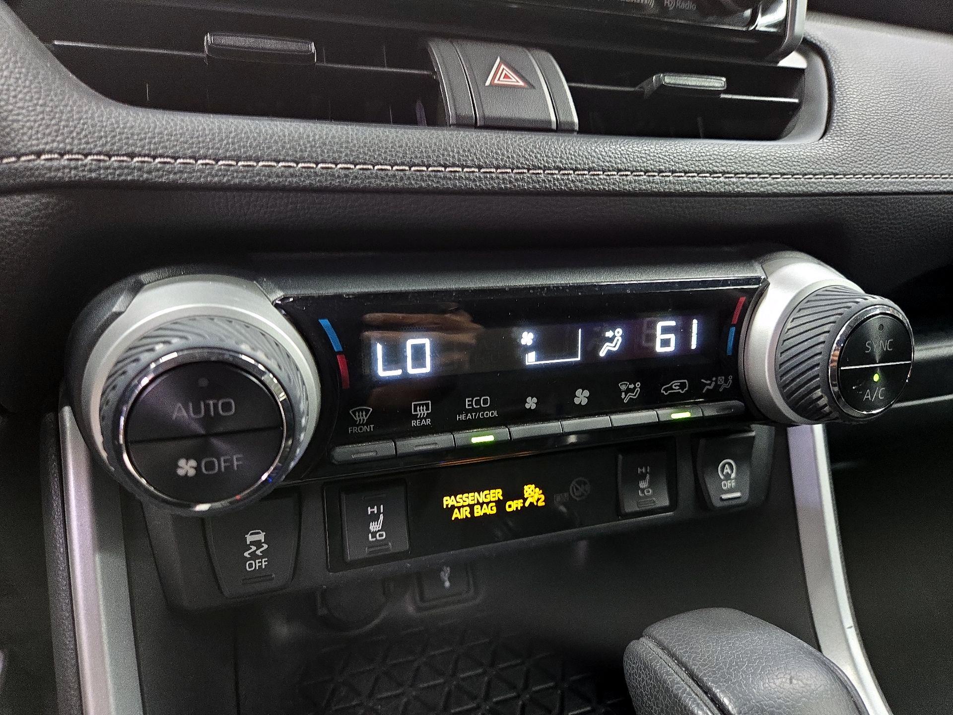 Thumbnail: 2020 Toyota RAV4 - 16