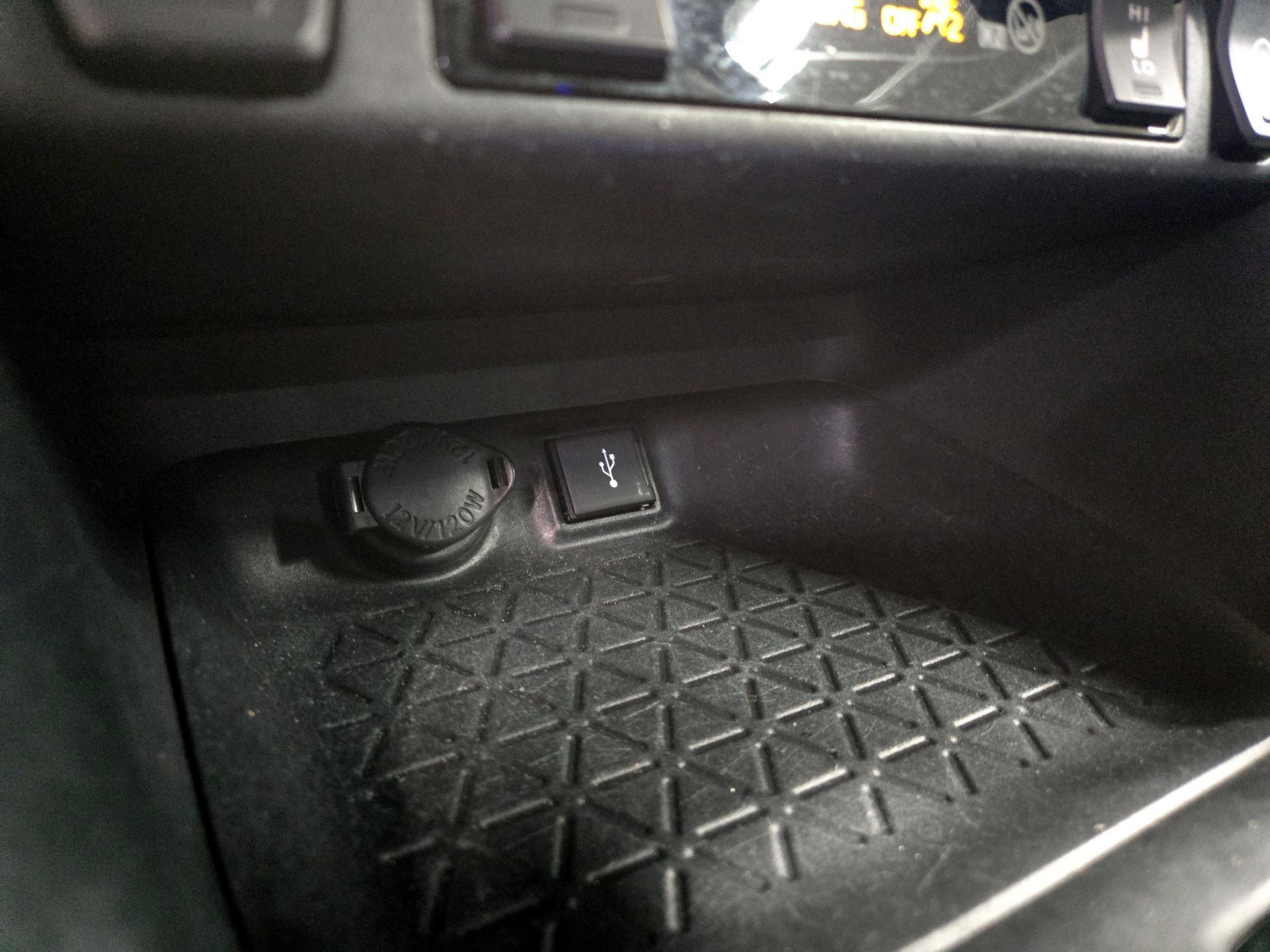 Thumbnail: 2020 Toyota RAV4 - 18