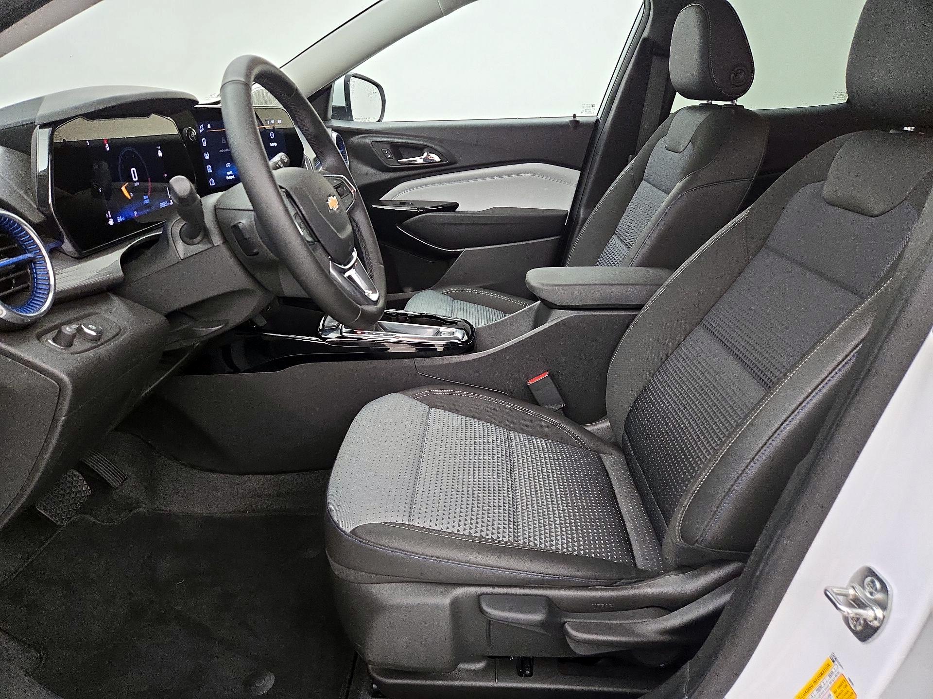 Thumbnail: 2025 Chevrolet Trax - 11