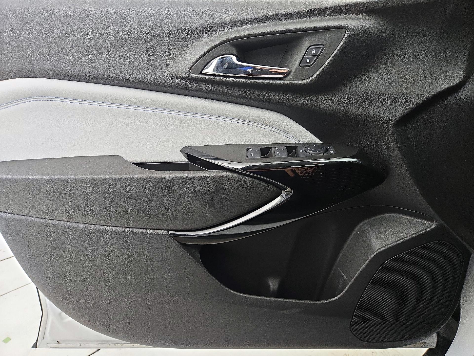 Thumbnail: 2025 Chevrolet Trax - 12