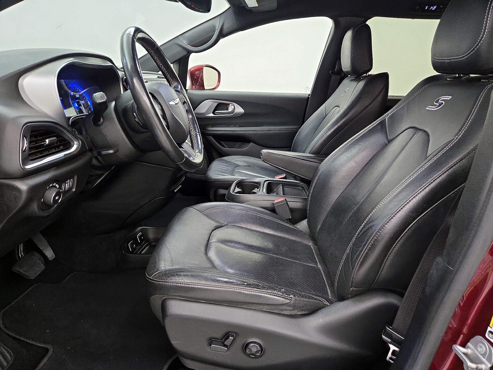 Thumbnail: 2019 Chrysler Pacifica - 11